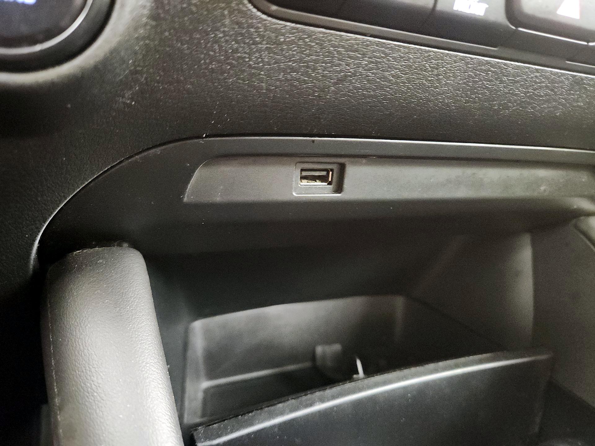 Thumbnail: 2019 Mazda Mazda3 - 18