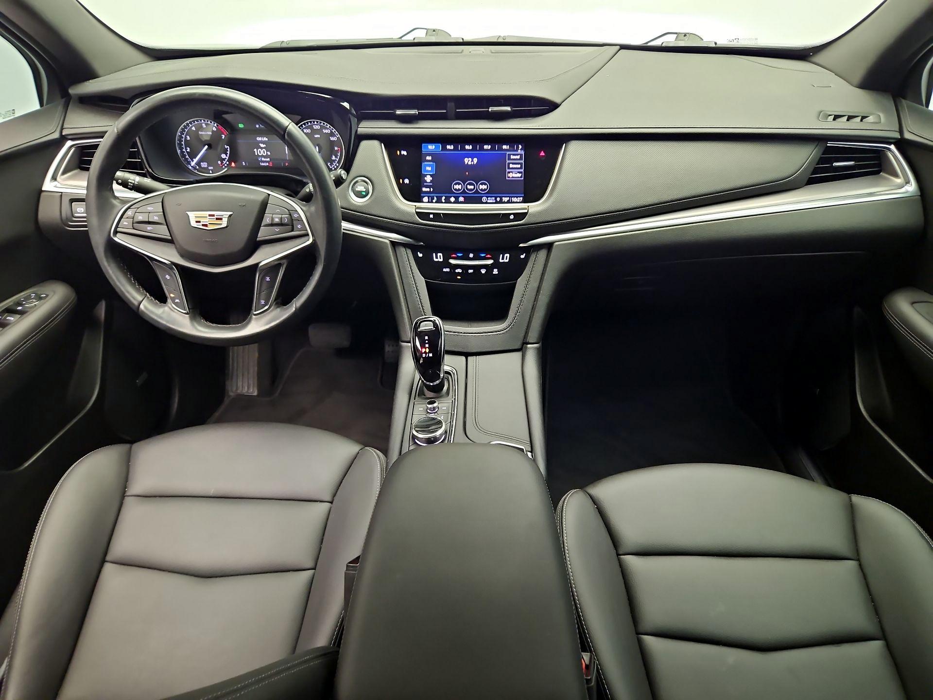 Thumbnail: 2023 Cadillac XT5 - 9