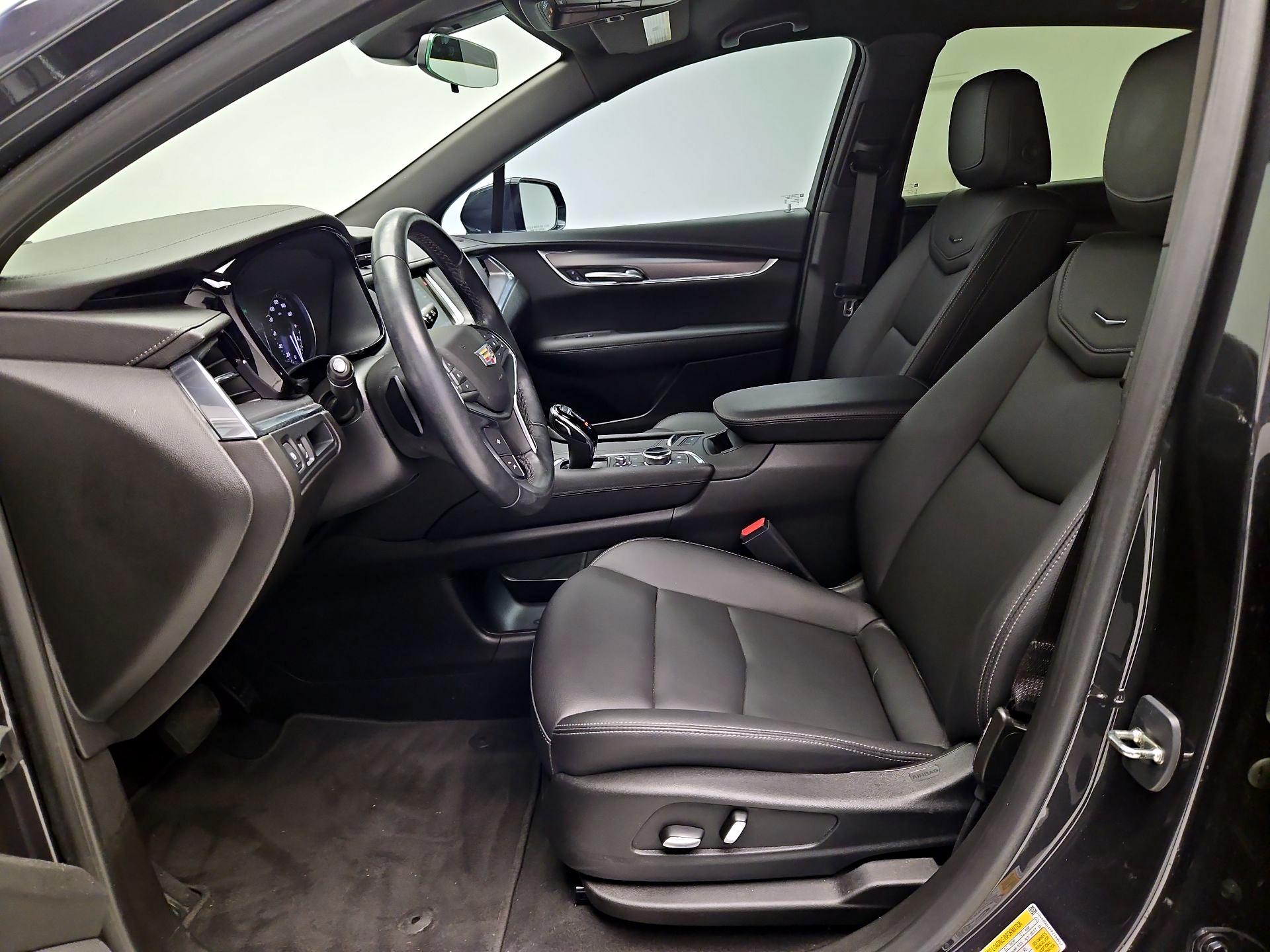 Thumbnail: 2023 Cadillac XT5 - 11