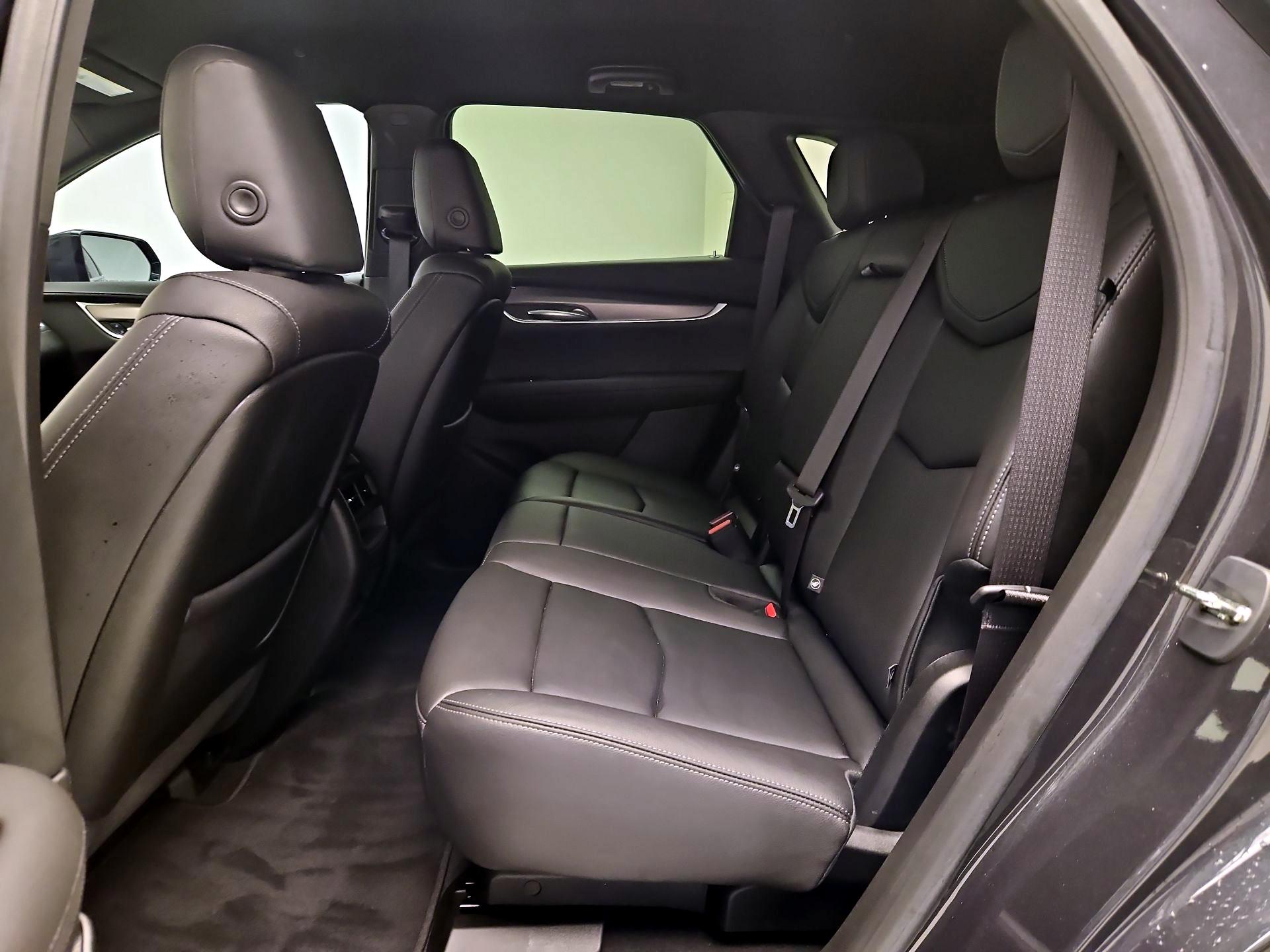 Thumbnail: 2023 Cadillac XT5 - 17