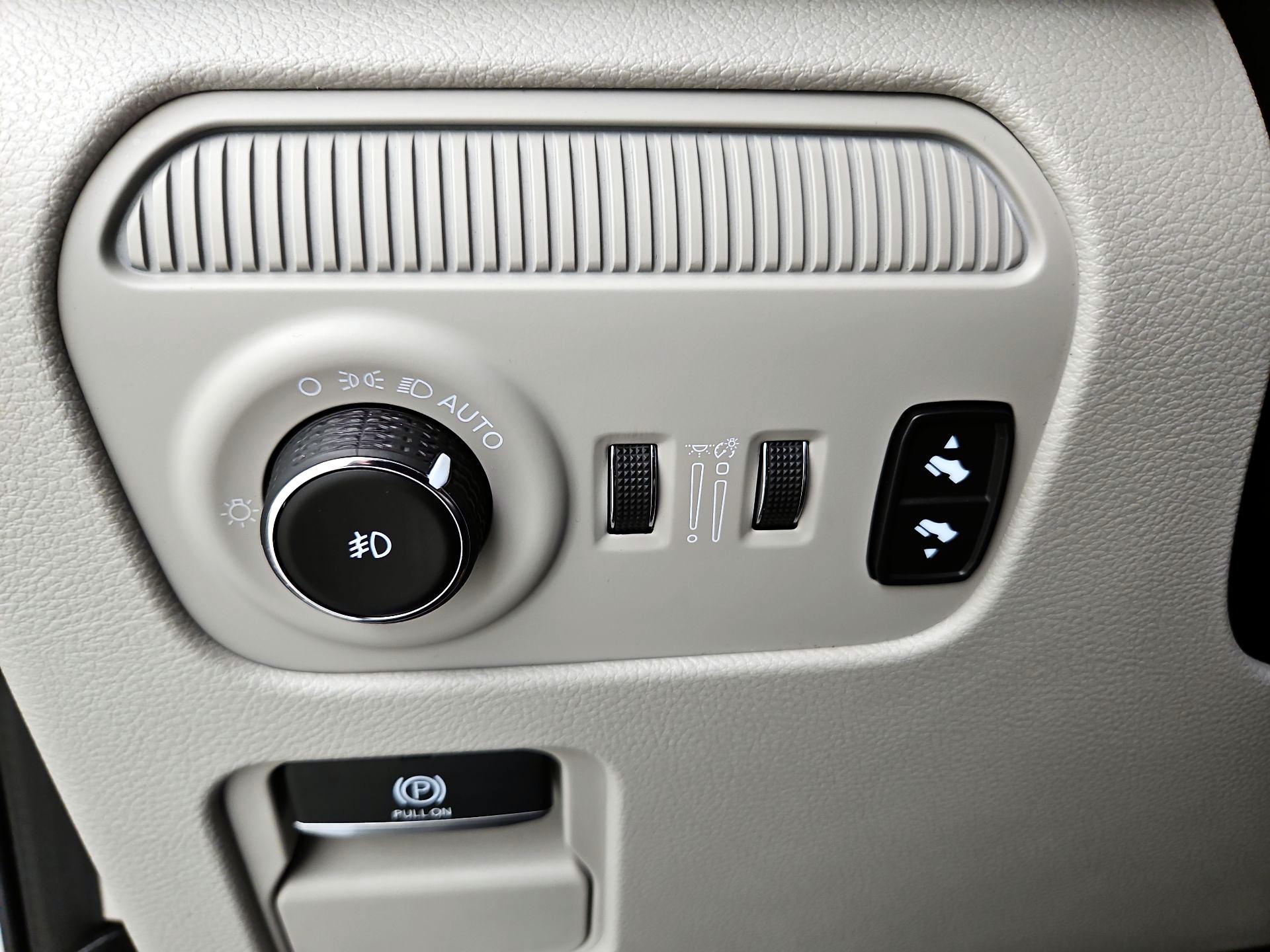 Thumbnail: 2022 Jeep Wagoneer - 13