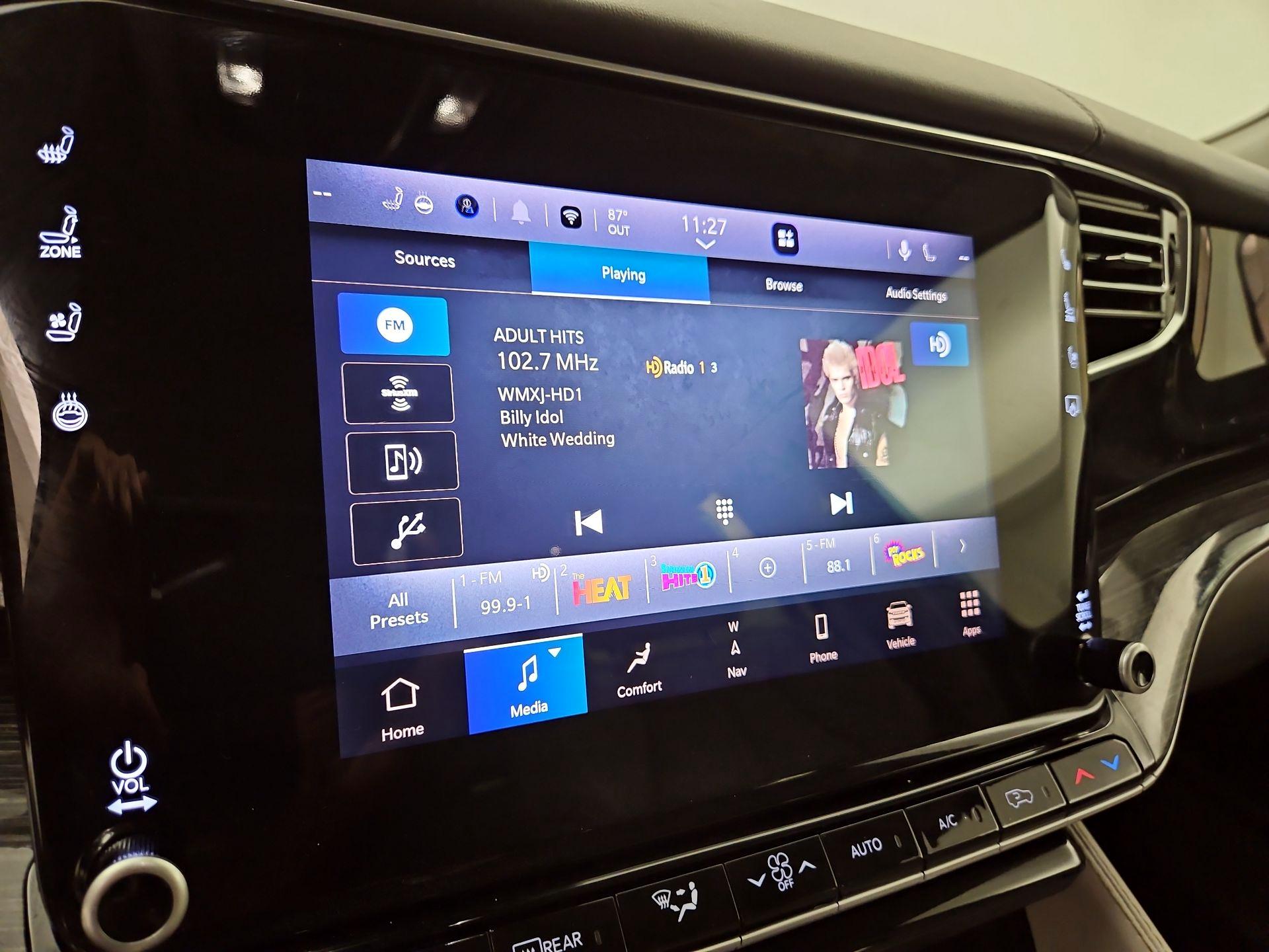 Thumbnail: 2022 Jeep Wagoneer - 16