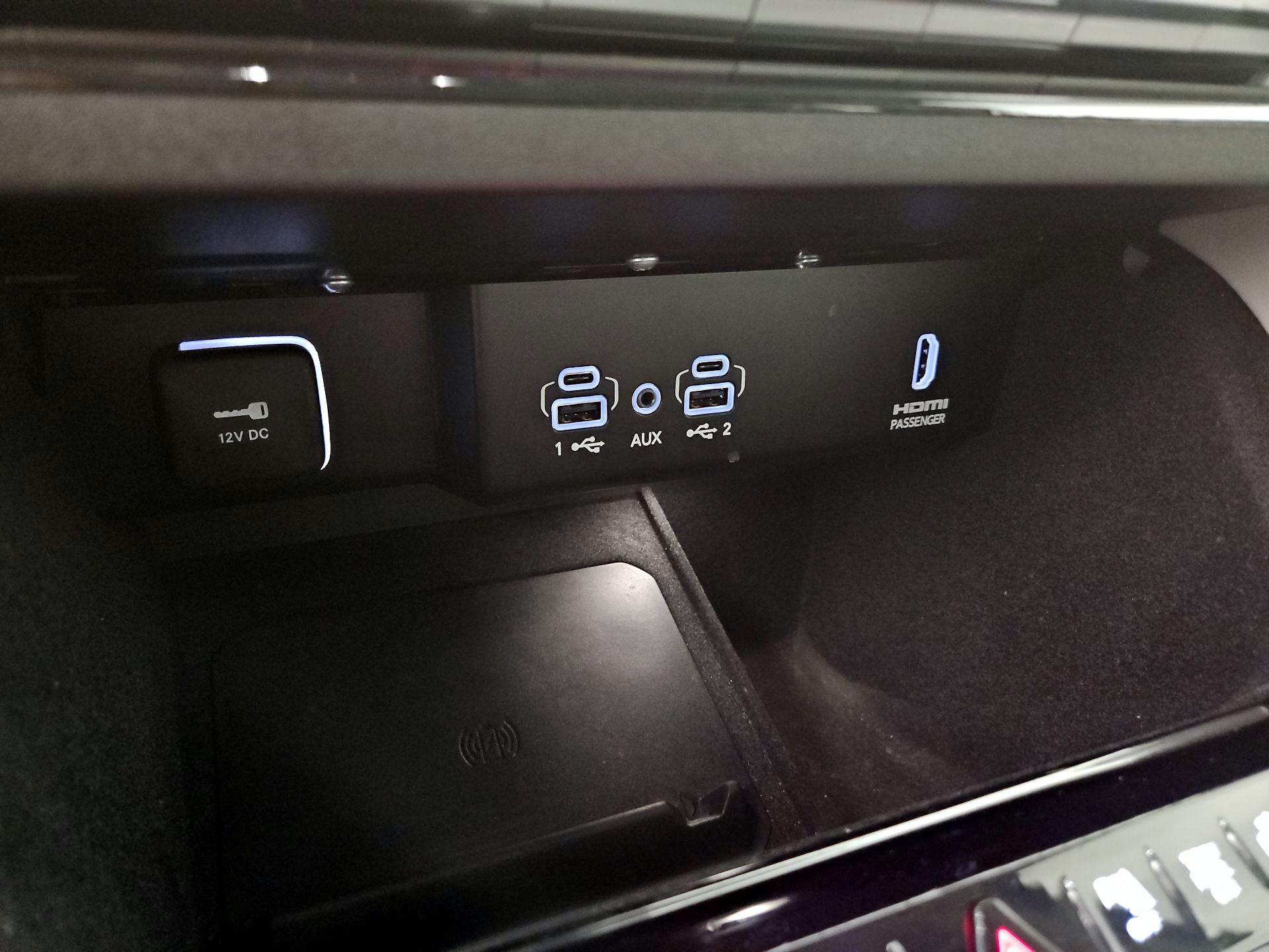 Thumbnail: 2022 Jeep Wagoneer - 19