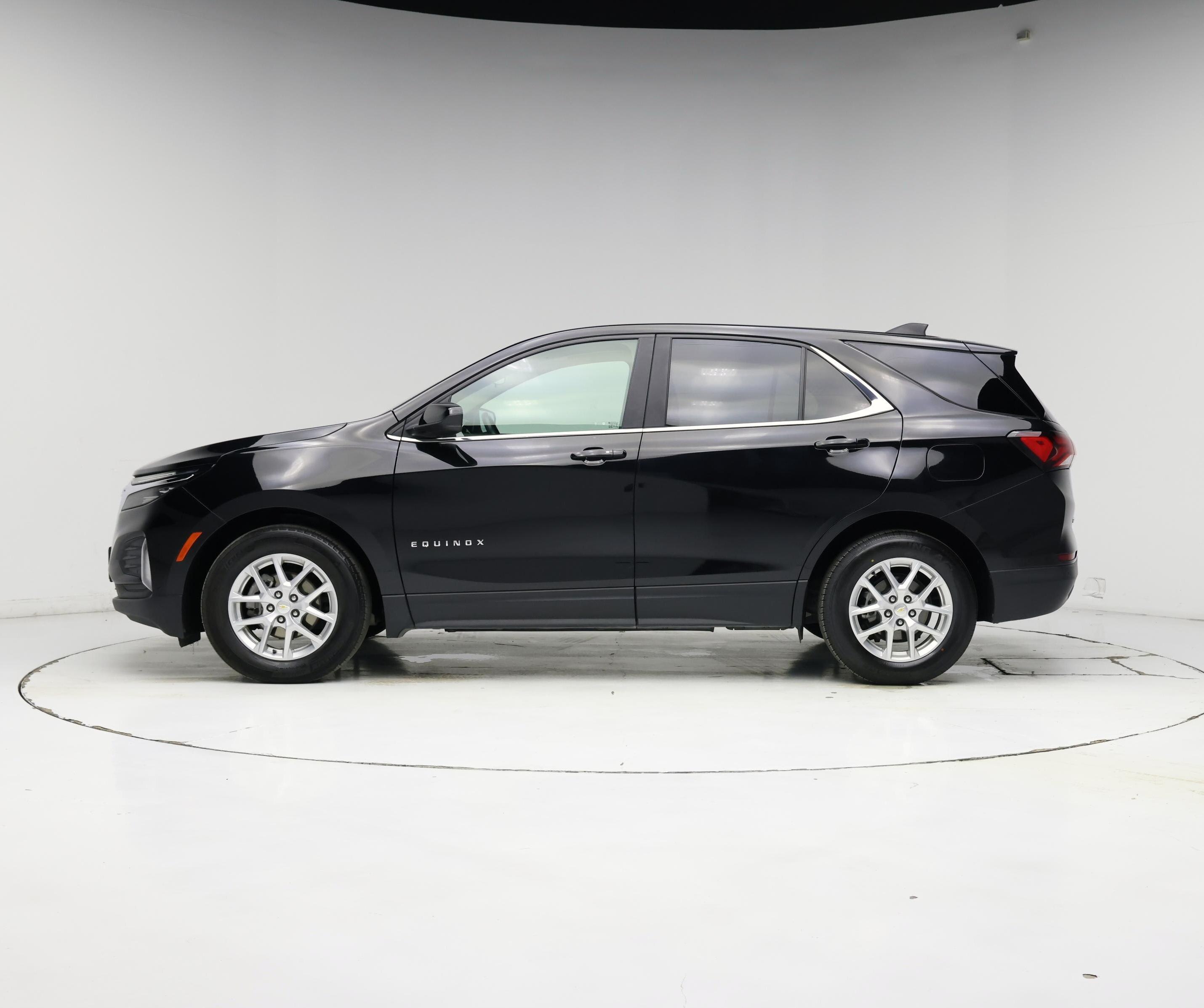 Thumbnail: 2024 Chevrolet Equinox - 3