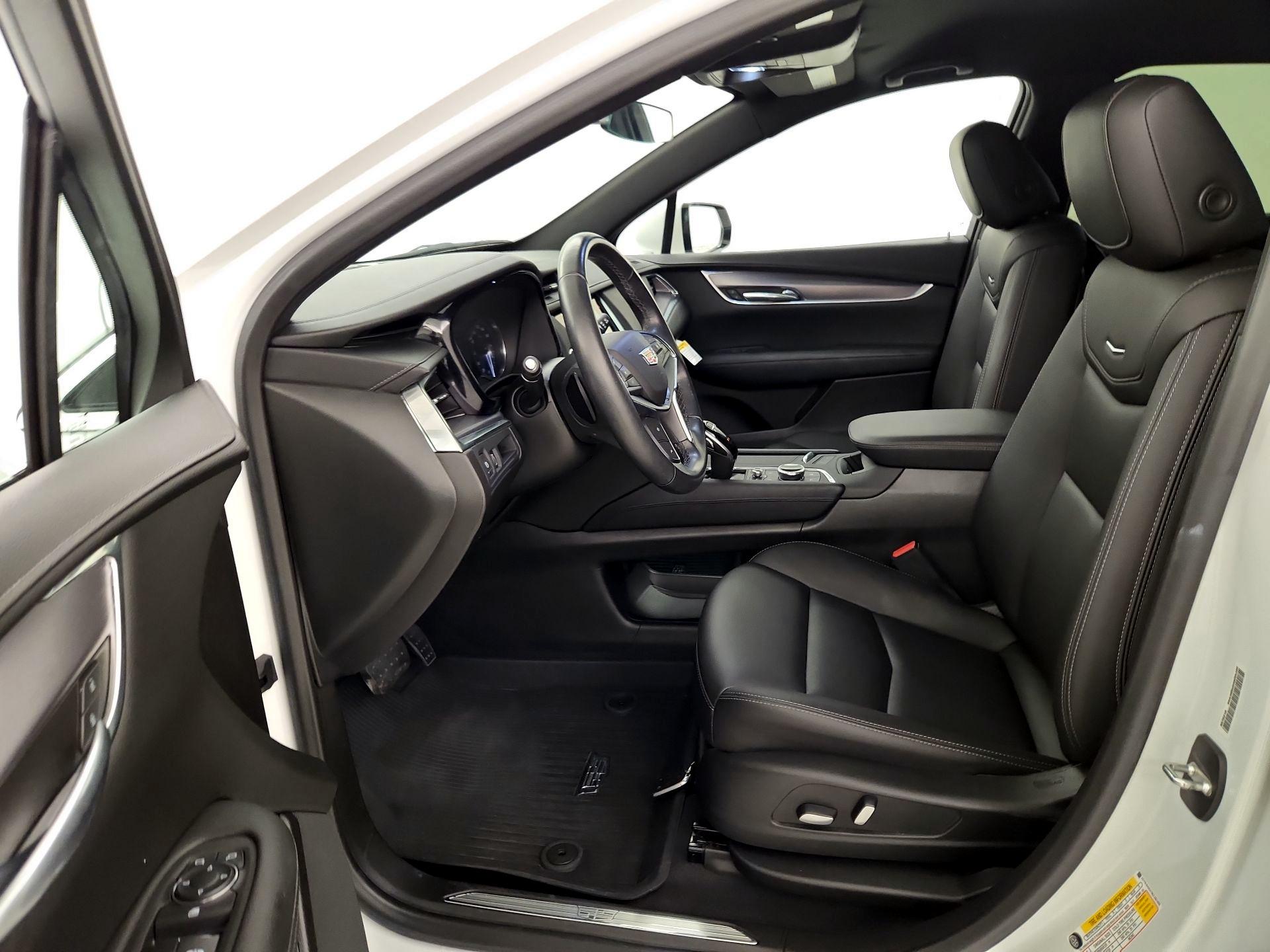 Thumbnail: 2021 Cadillac XT5 - 11