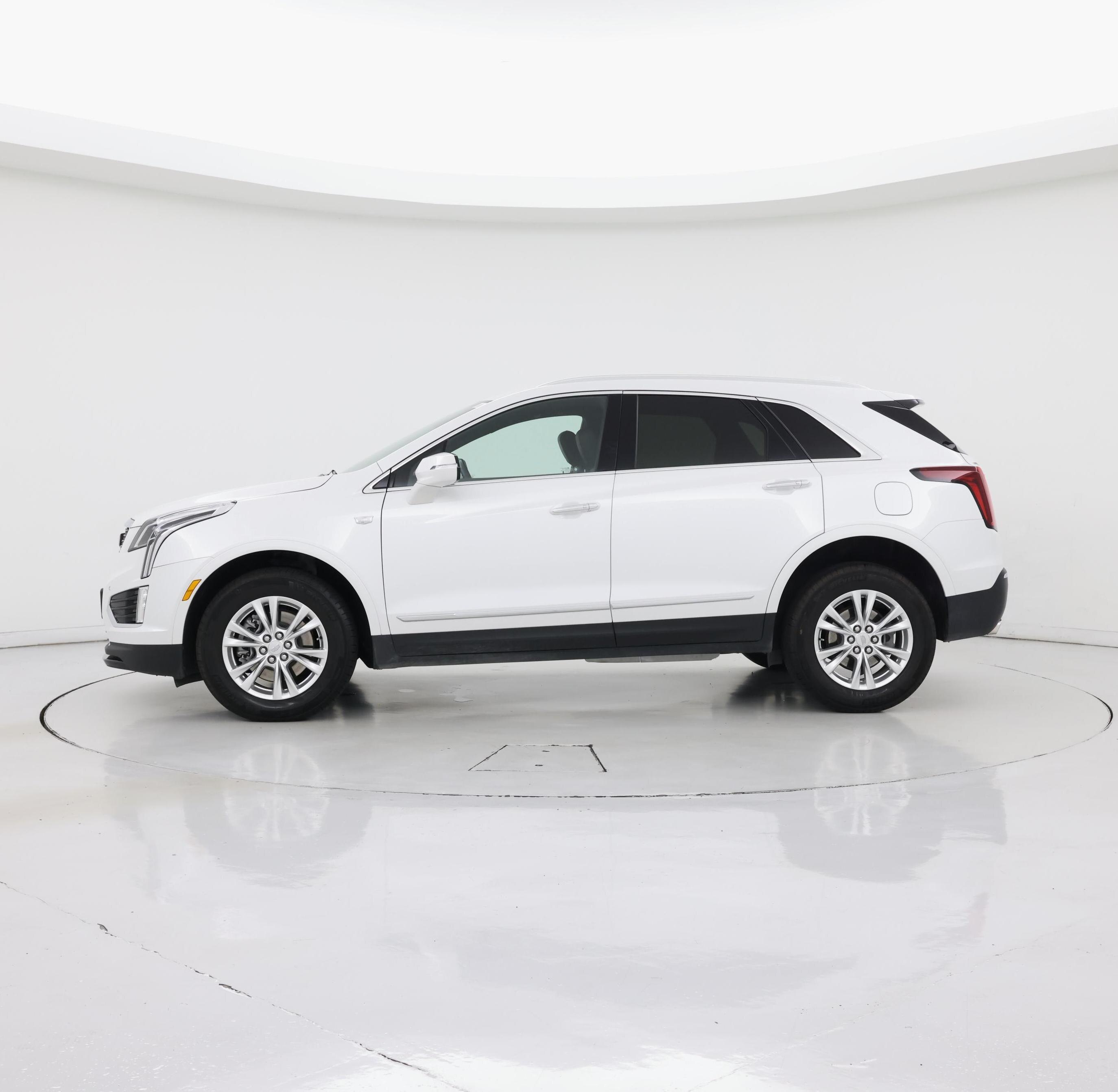 Thumbnail: 2021 Cadillac XT5 - 3