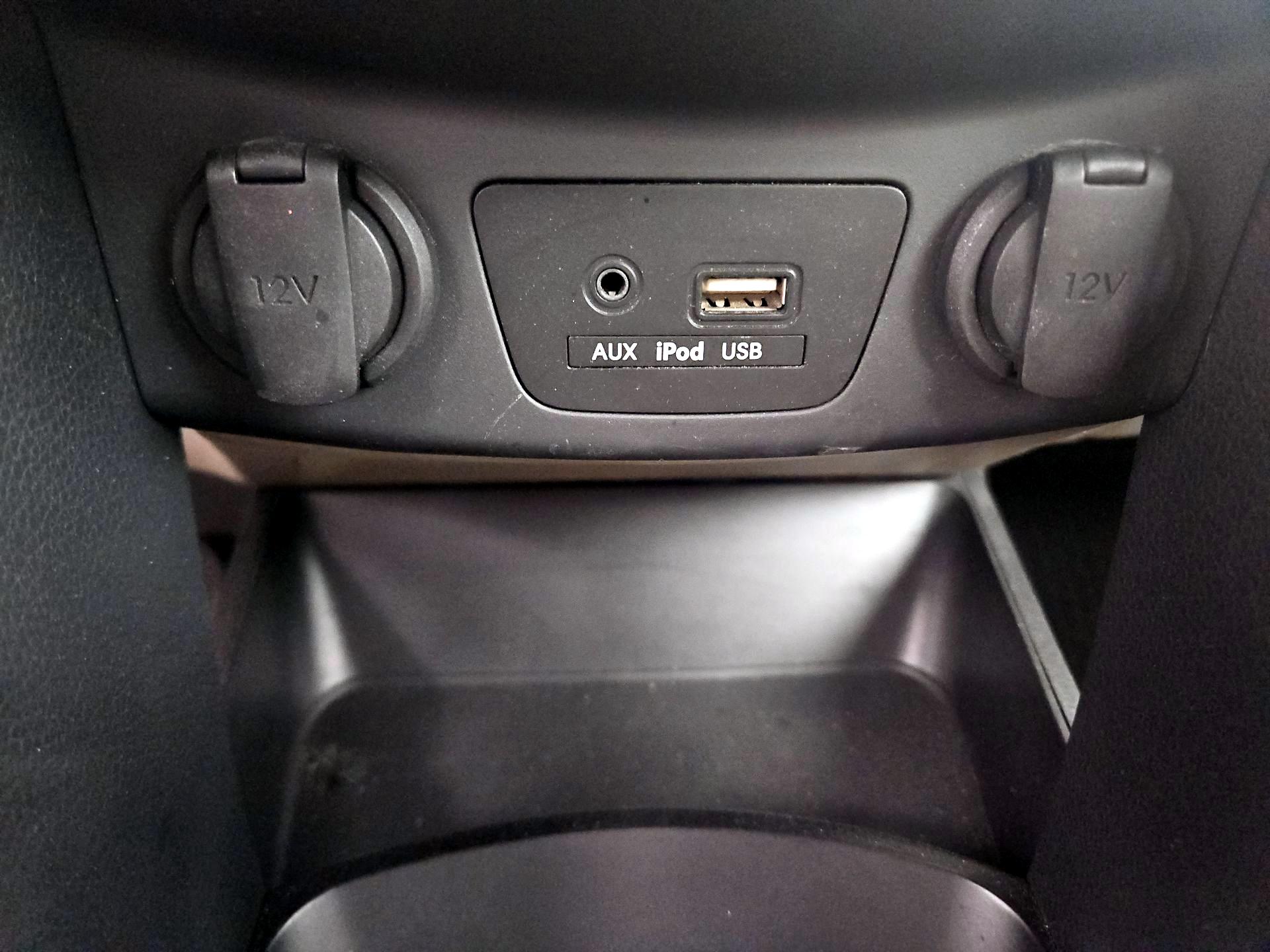 Thumbnail: 2016 Hyundai Elantra - 17