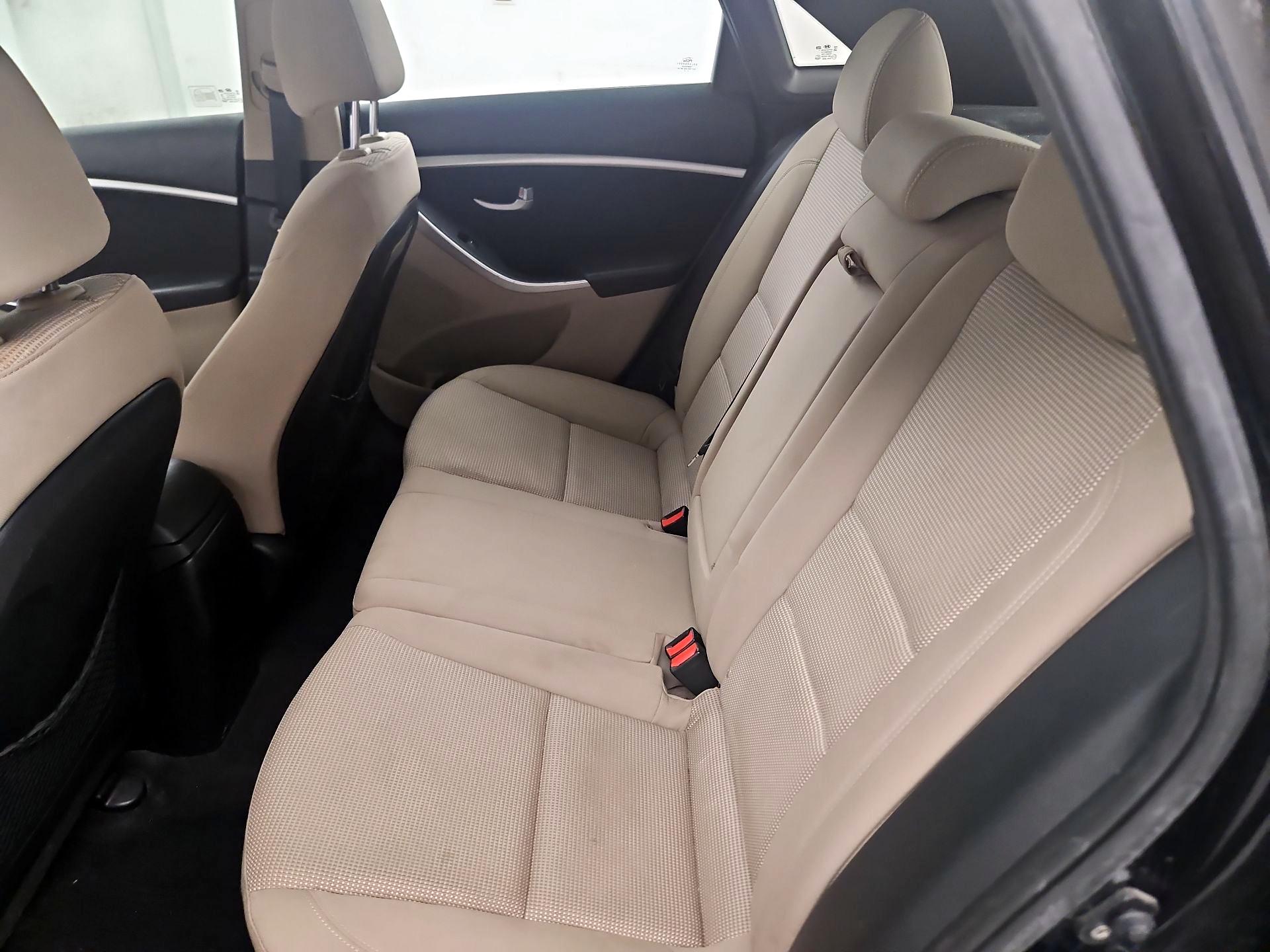 Thumbnail: 2016 Hyundai Elantra - 18