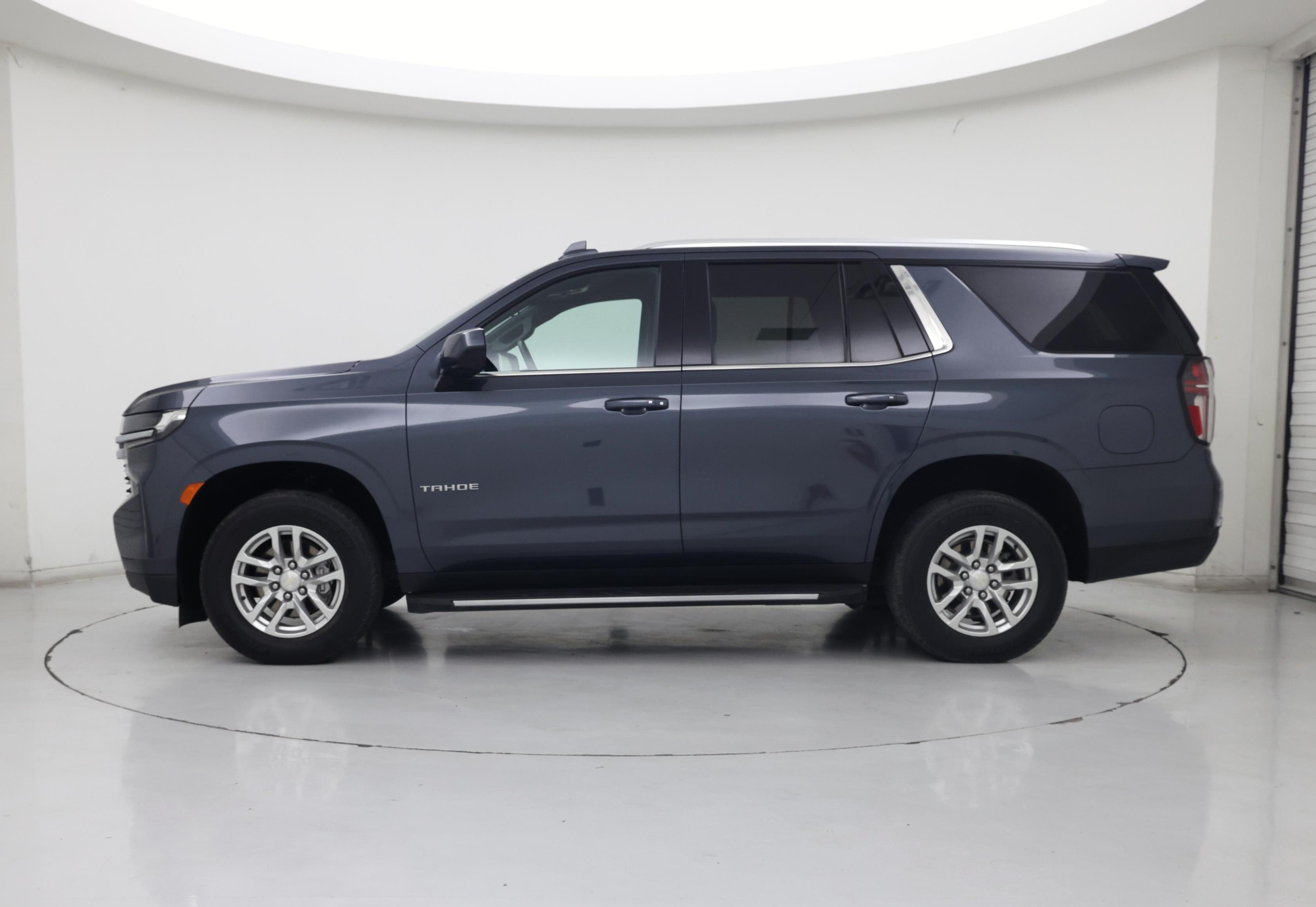 Thumbnail: 2021 Chevrolet Tahoe - 3