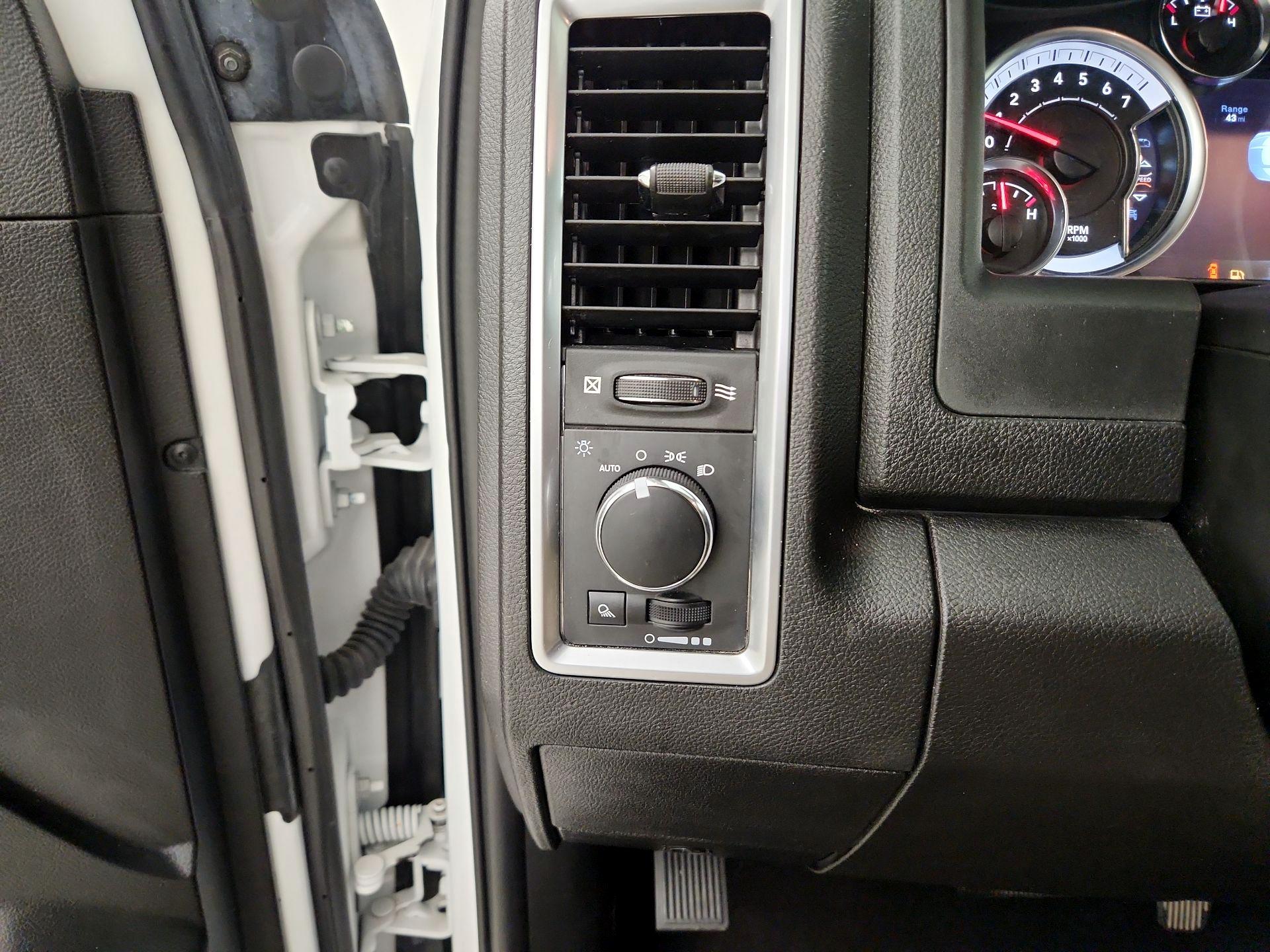 Thumbnail: 2023 RAM 1500 Classic - 13