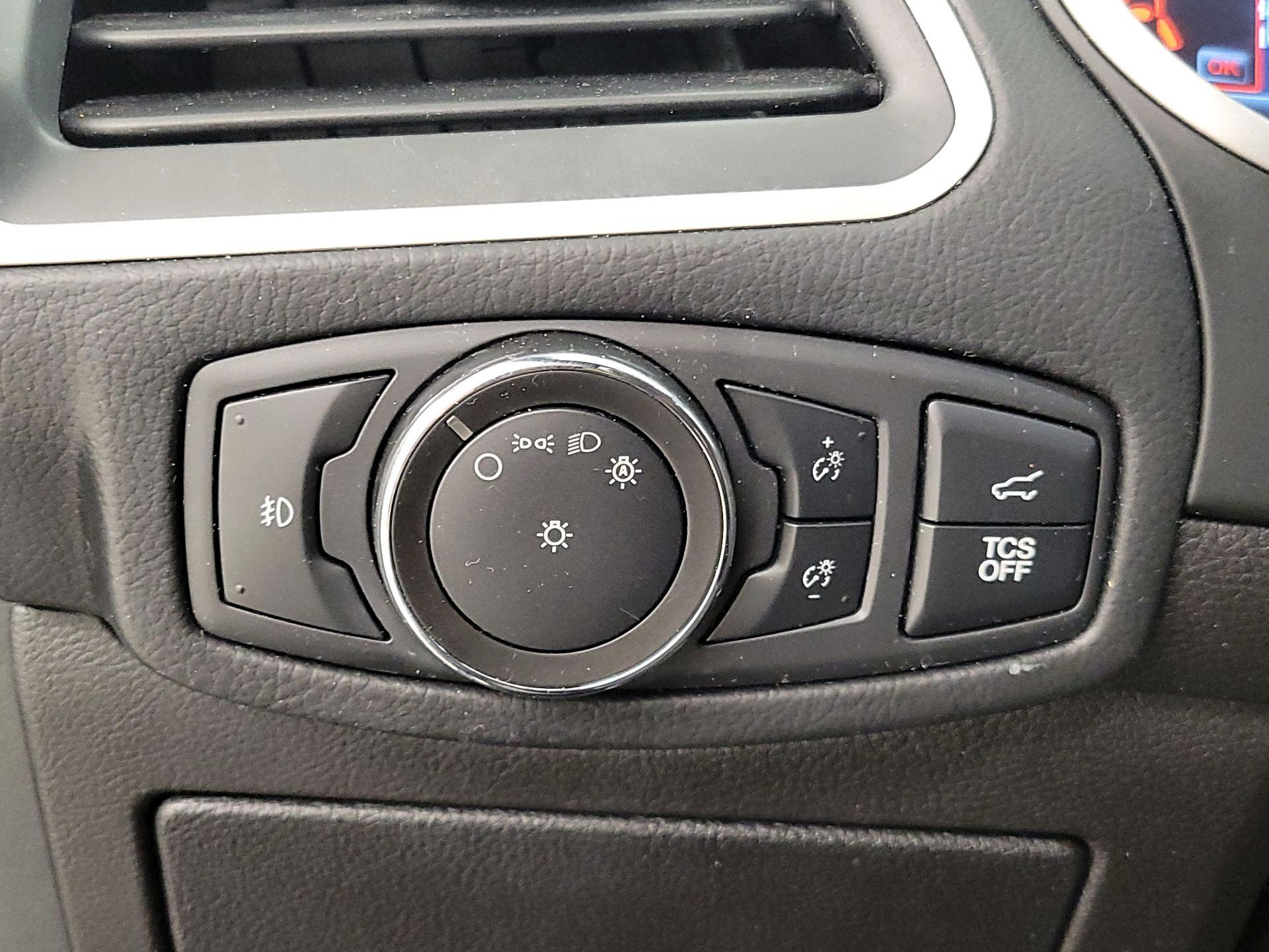 Thumbnail: 2020 Ford Edge - 13