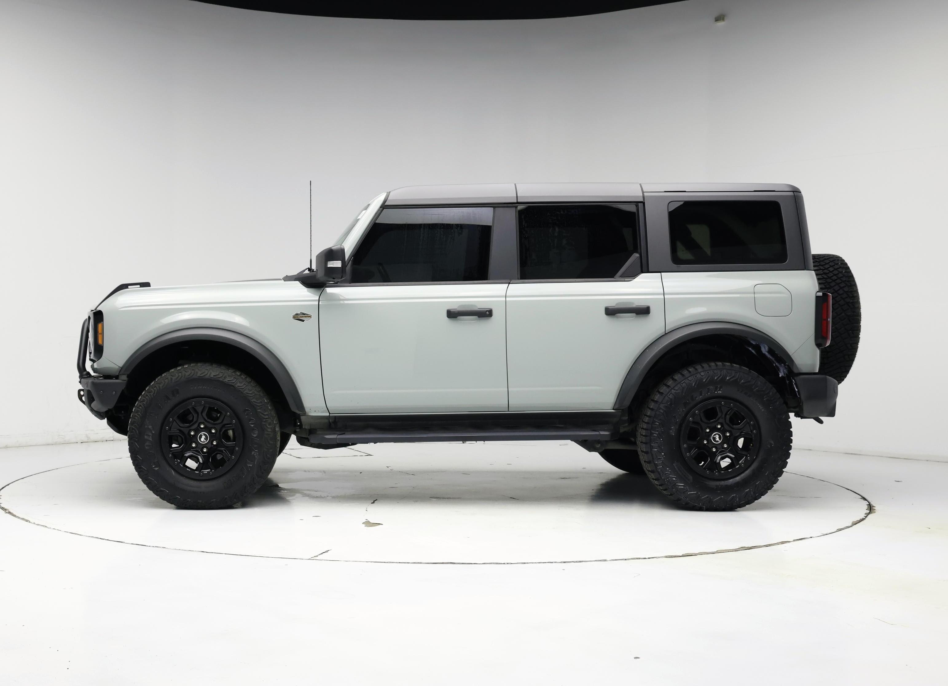 Thumbnail: 2022 Ford Bronco - 3