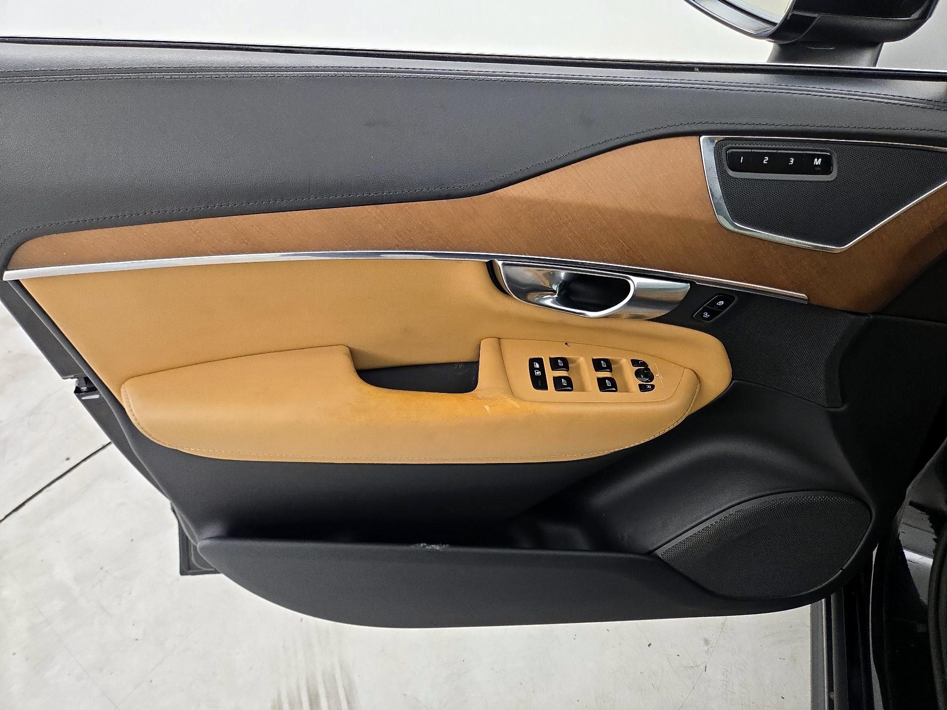 Thumbnail: 2016 Volvo XC90 - 12