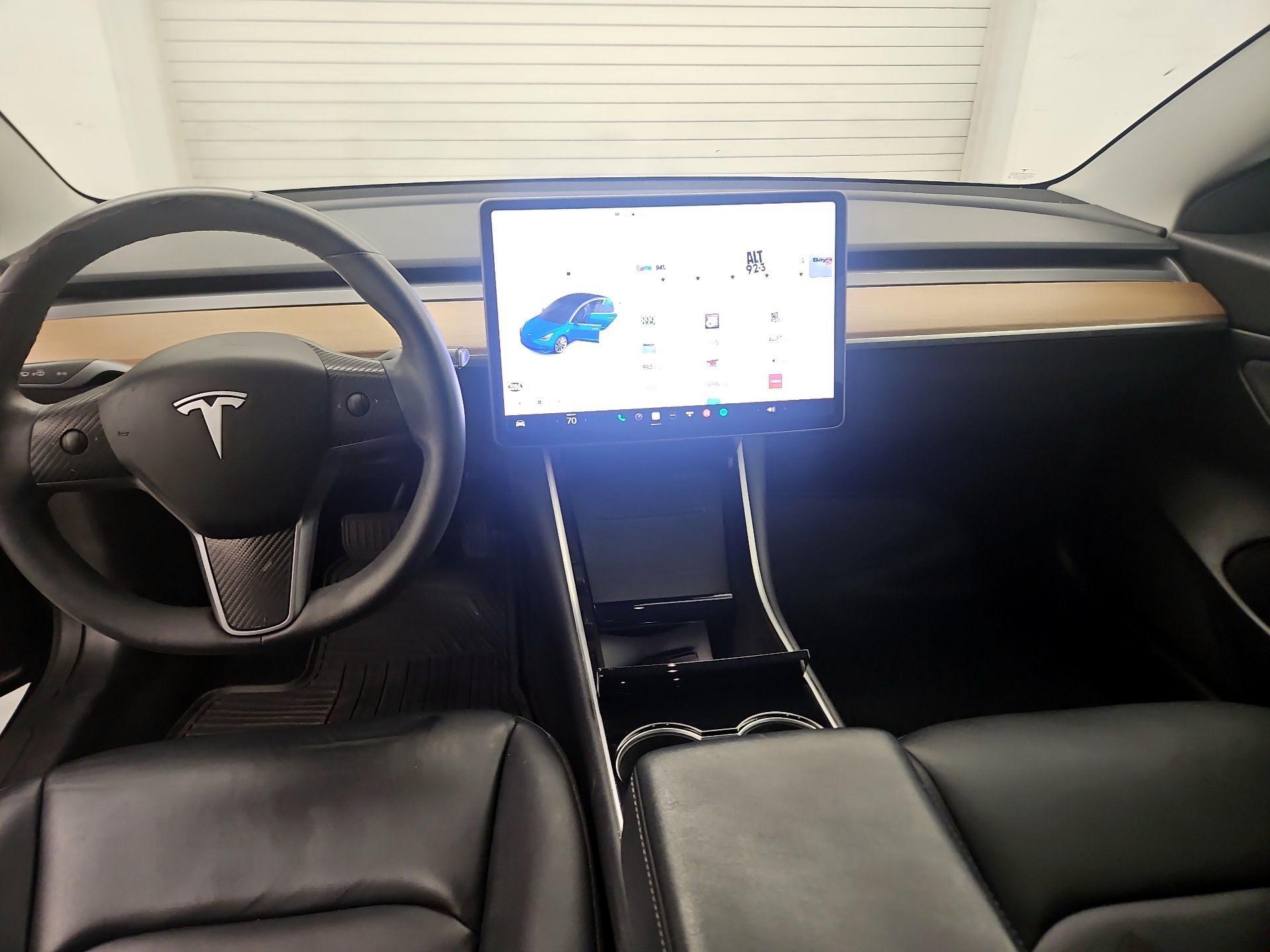Thumbnail: 2020 Tesla Model 3 - 9