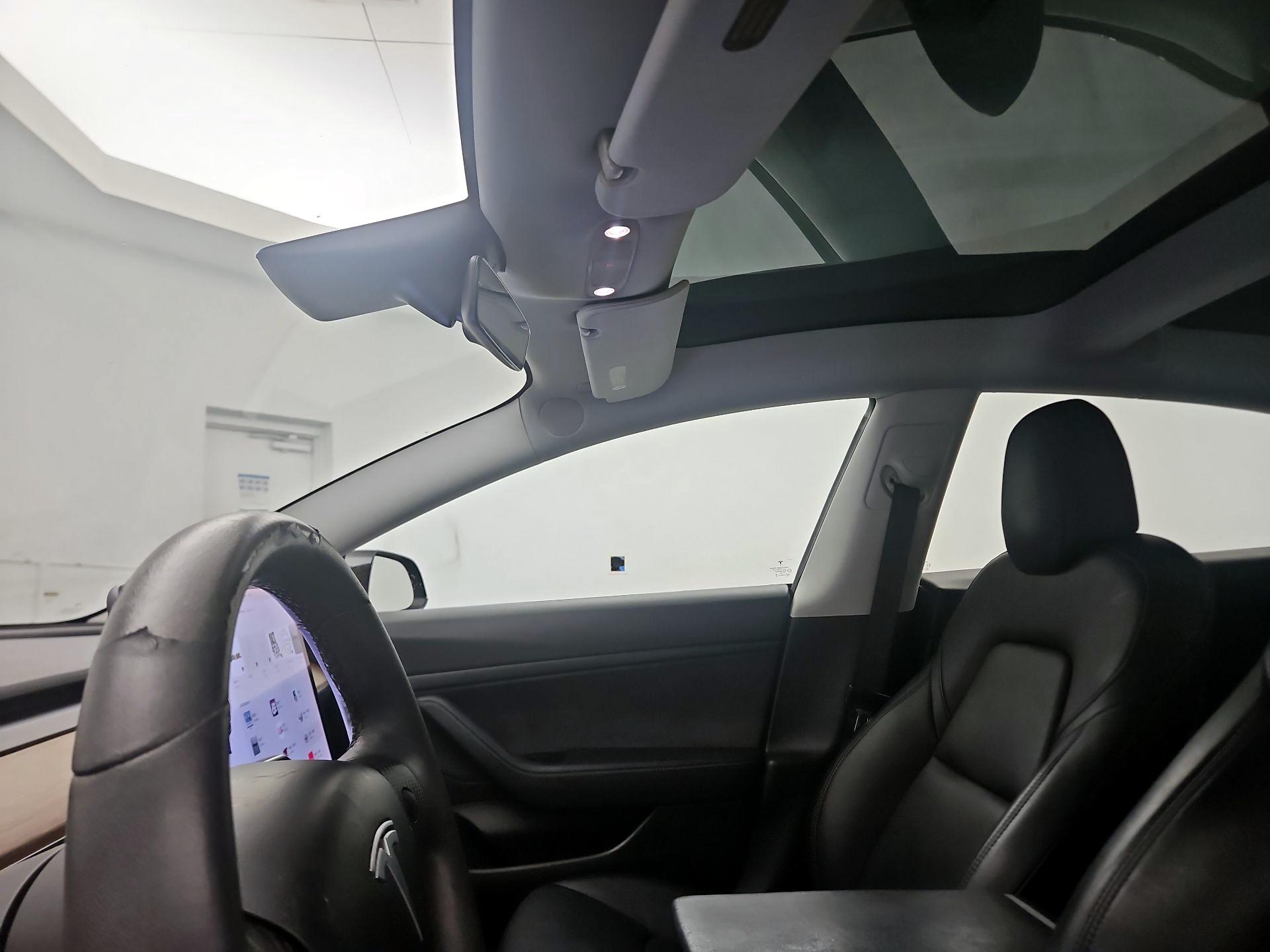 Thumbnail: 2020 Tesla Model 3 - 17