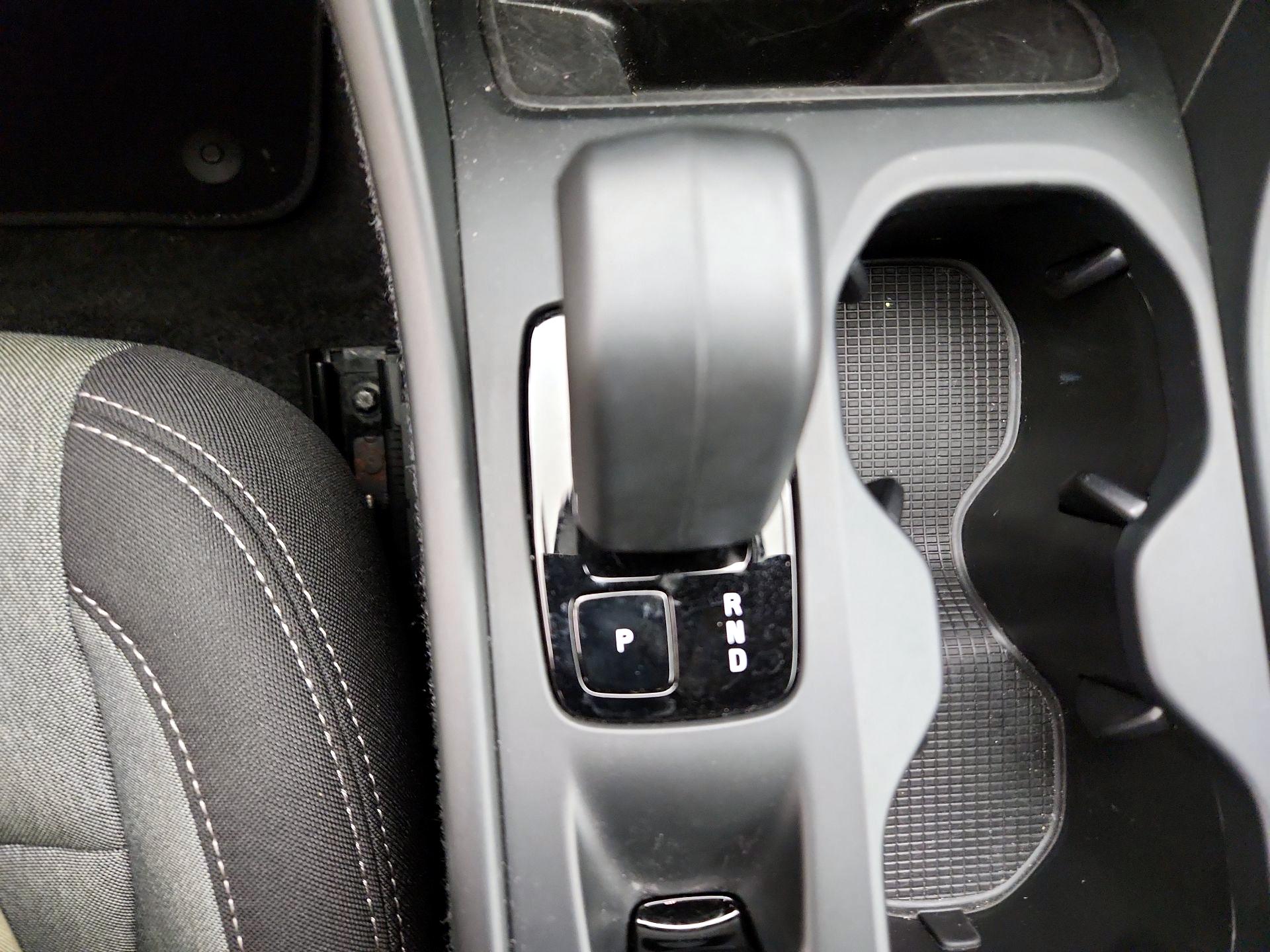 Thumbnail: 2025 Volvo XC40 - 17