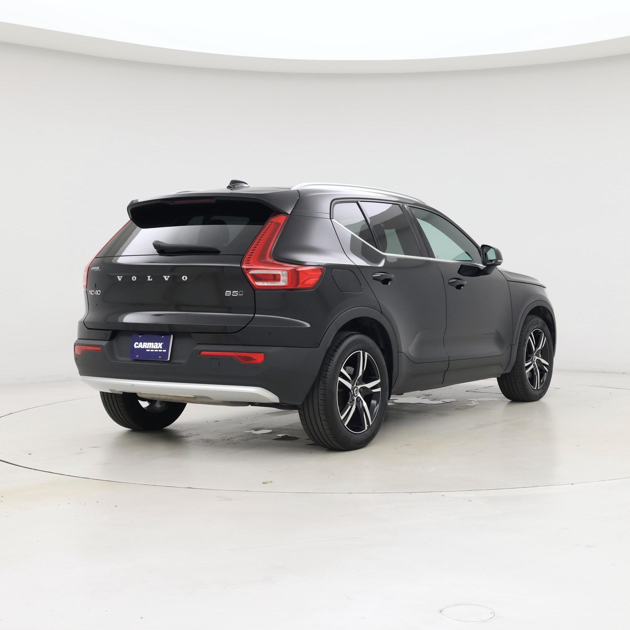 Thumbnail: 2025 Volvo XC40 - 8