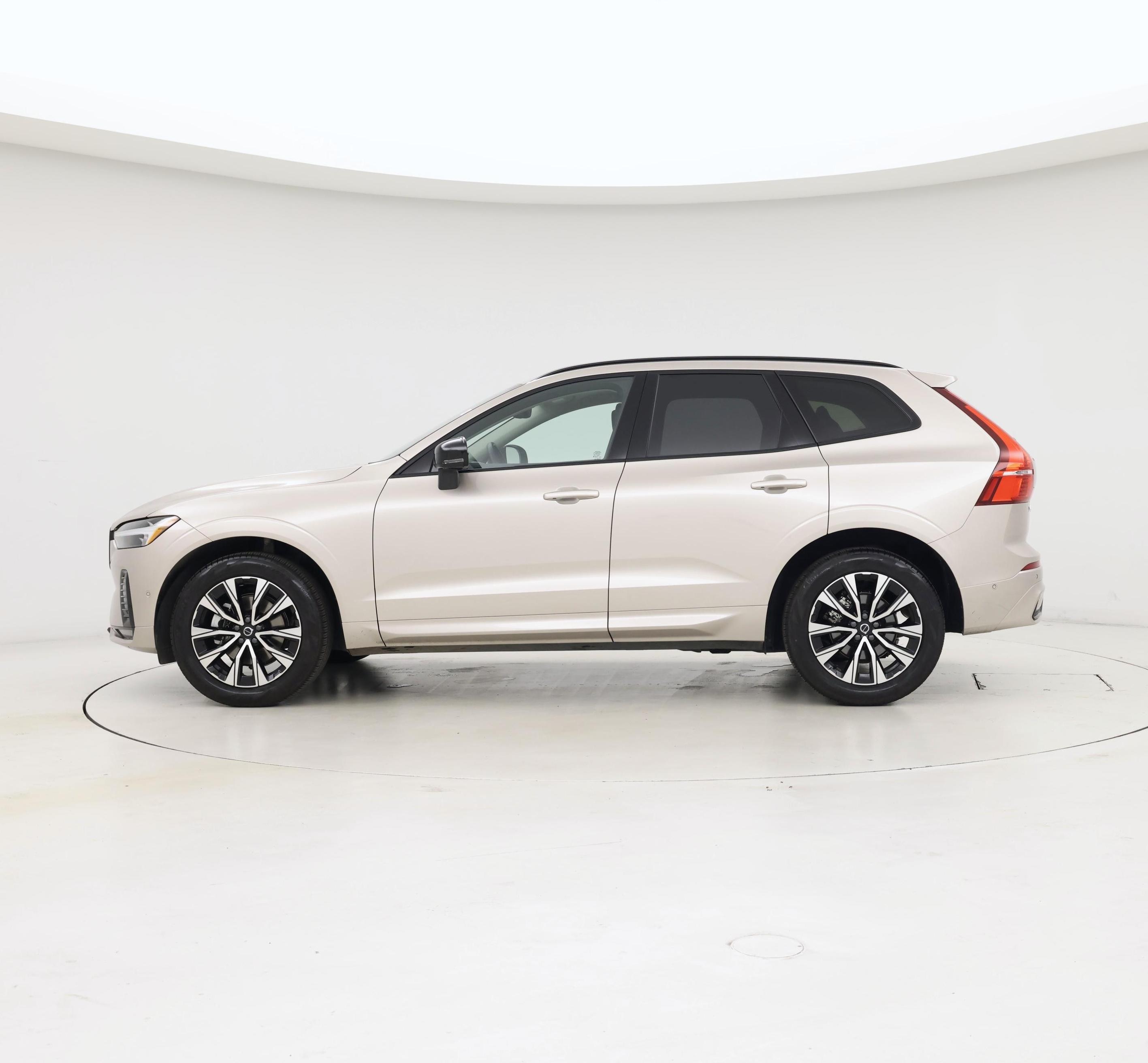 Thumbnail: 2025 Volvo XC60 - 3