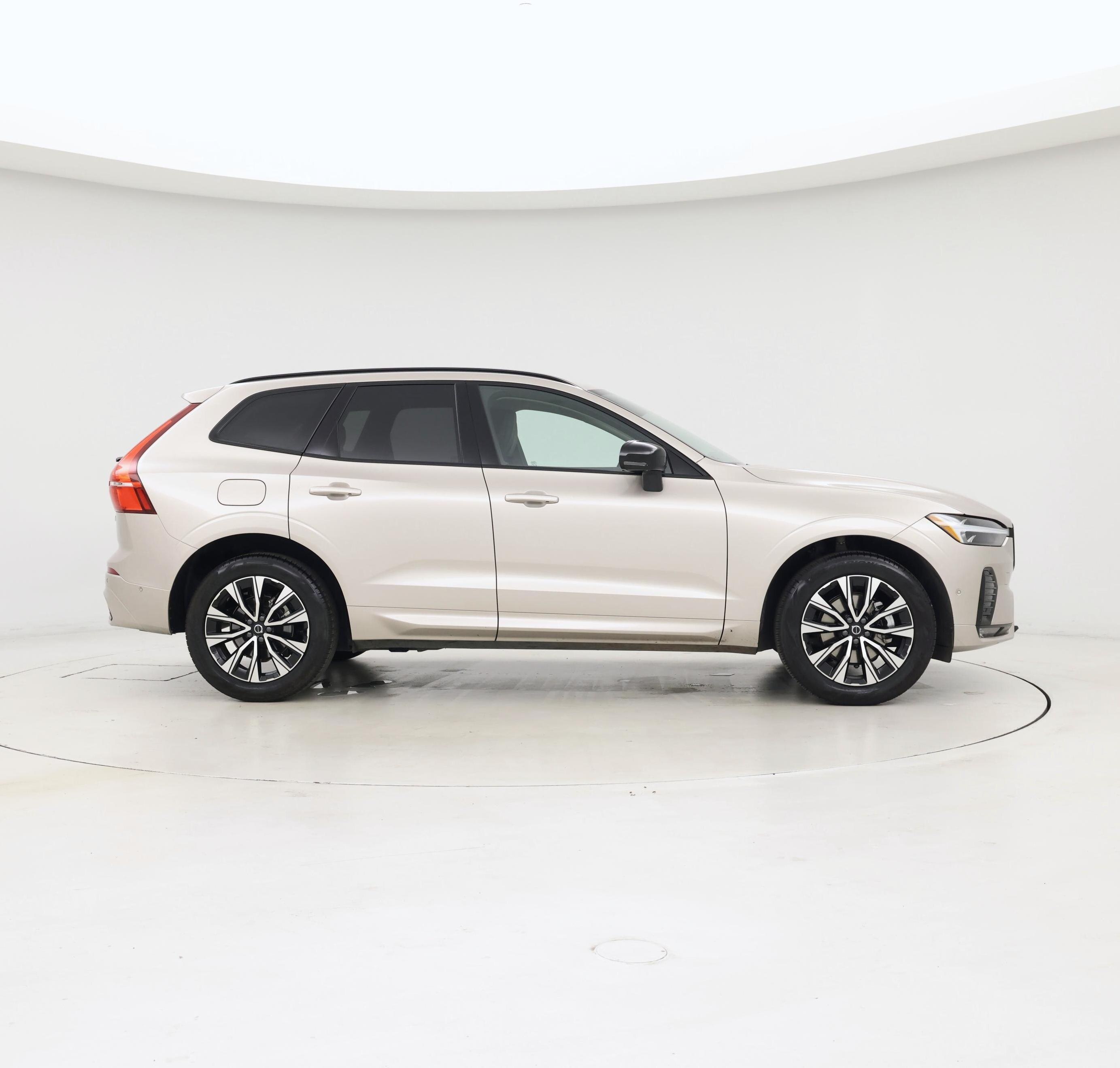 Thumbnail: 2025 Volvo XC60 - 7
