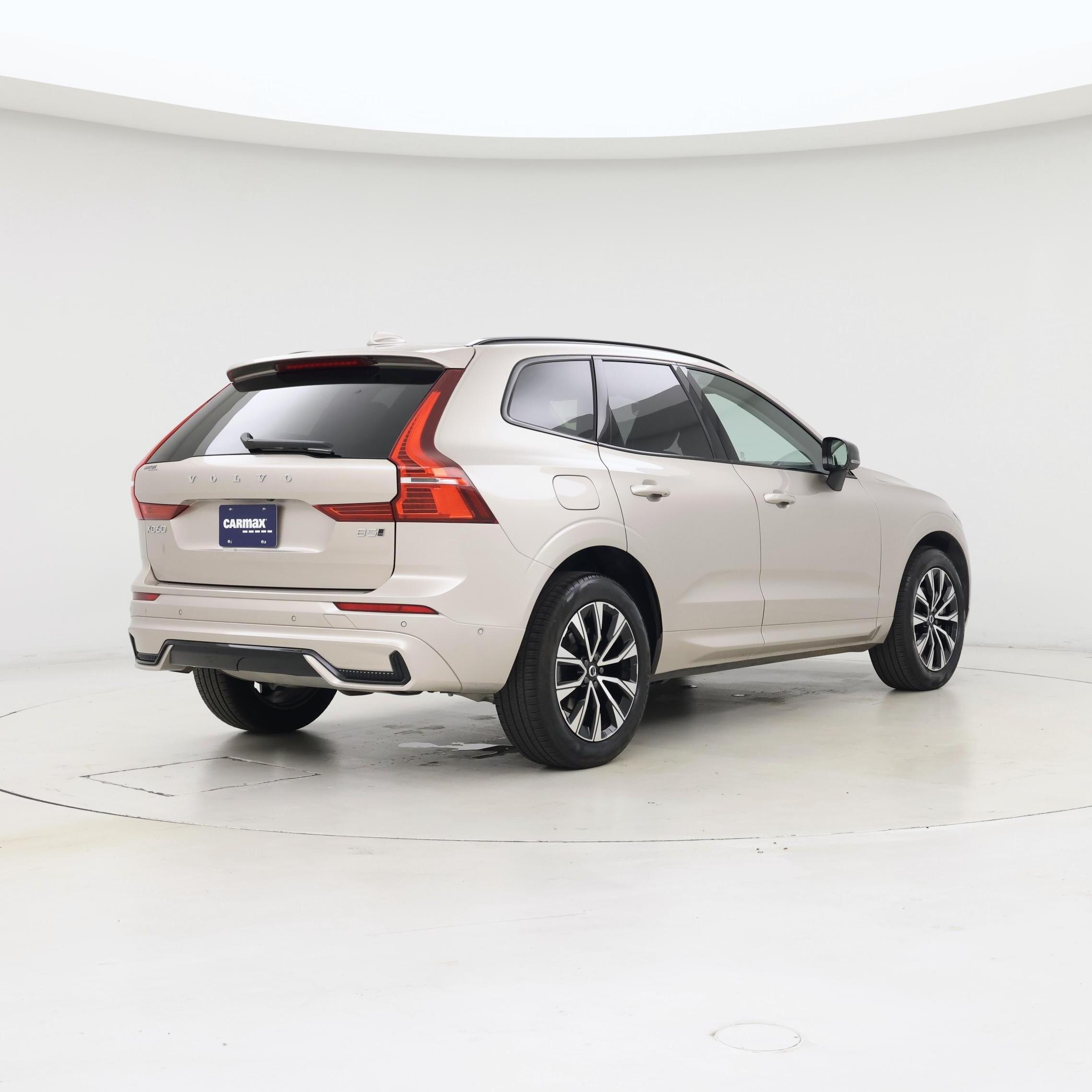 Thumbnail: 2025 Volvo XC60 - 8