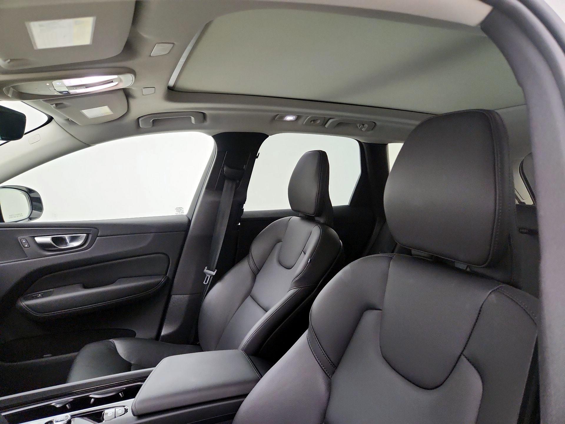 Thumbnail: 2025 Volvo XC60 - 19