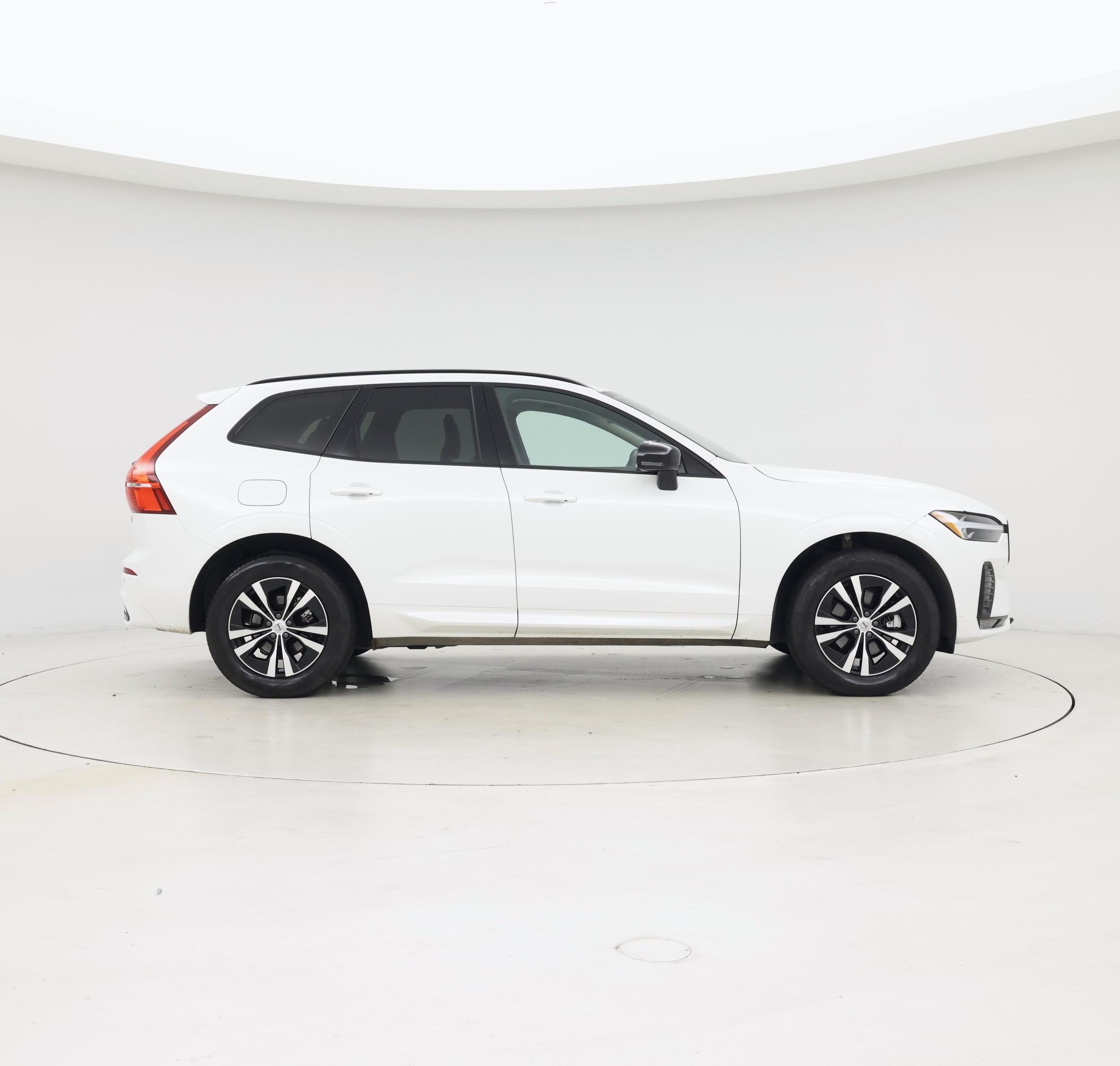 Thumbnail: 2025 Volvo XC60 - 7