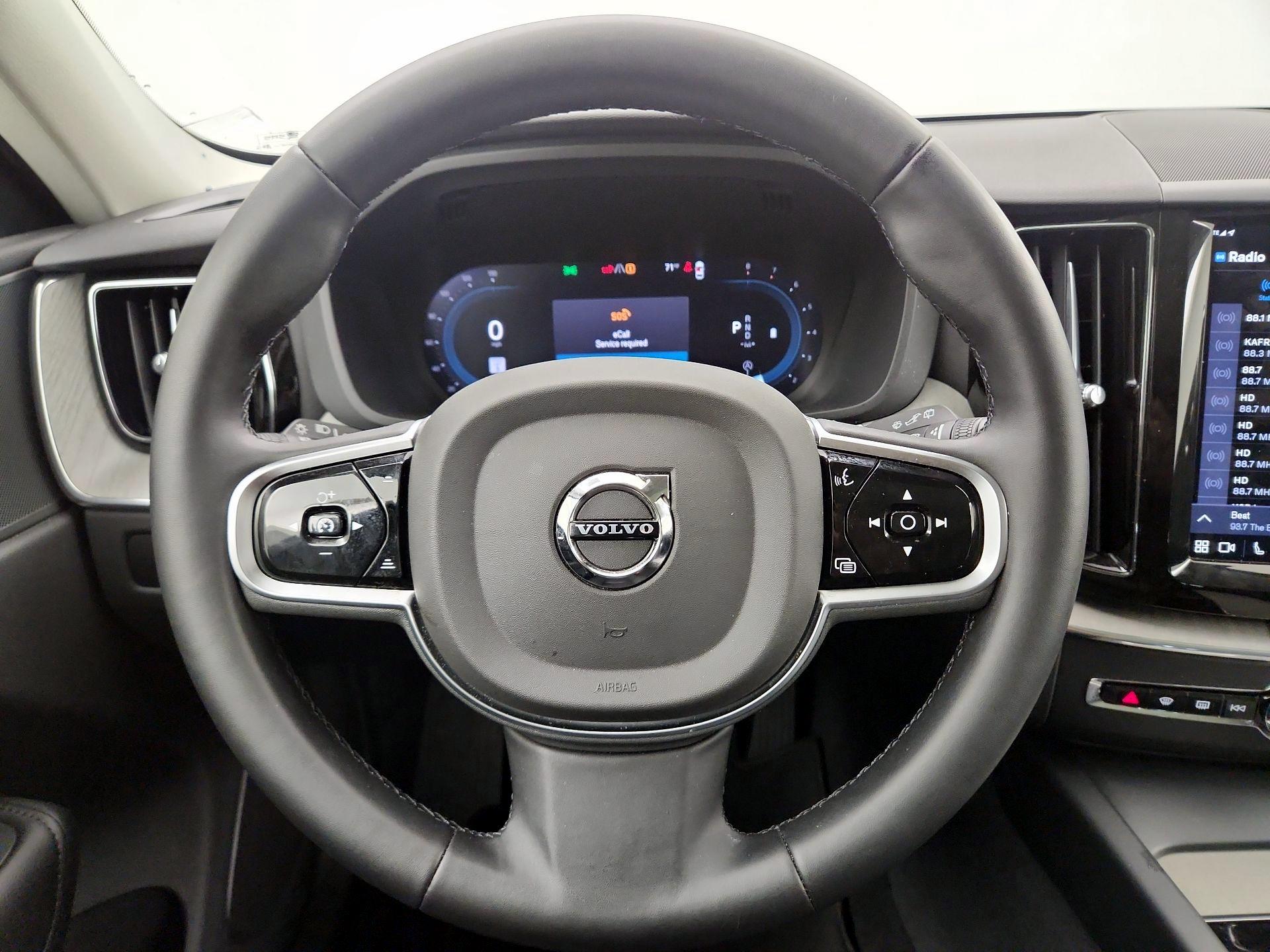 Thumbnail: 2025 Volvo XC60 - 10