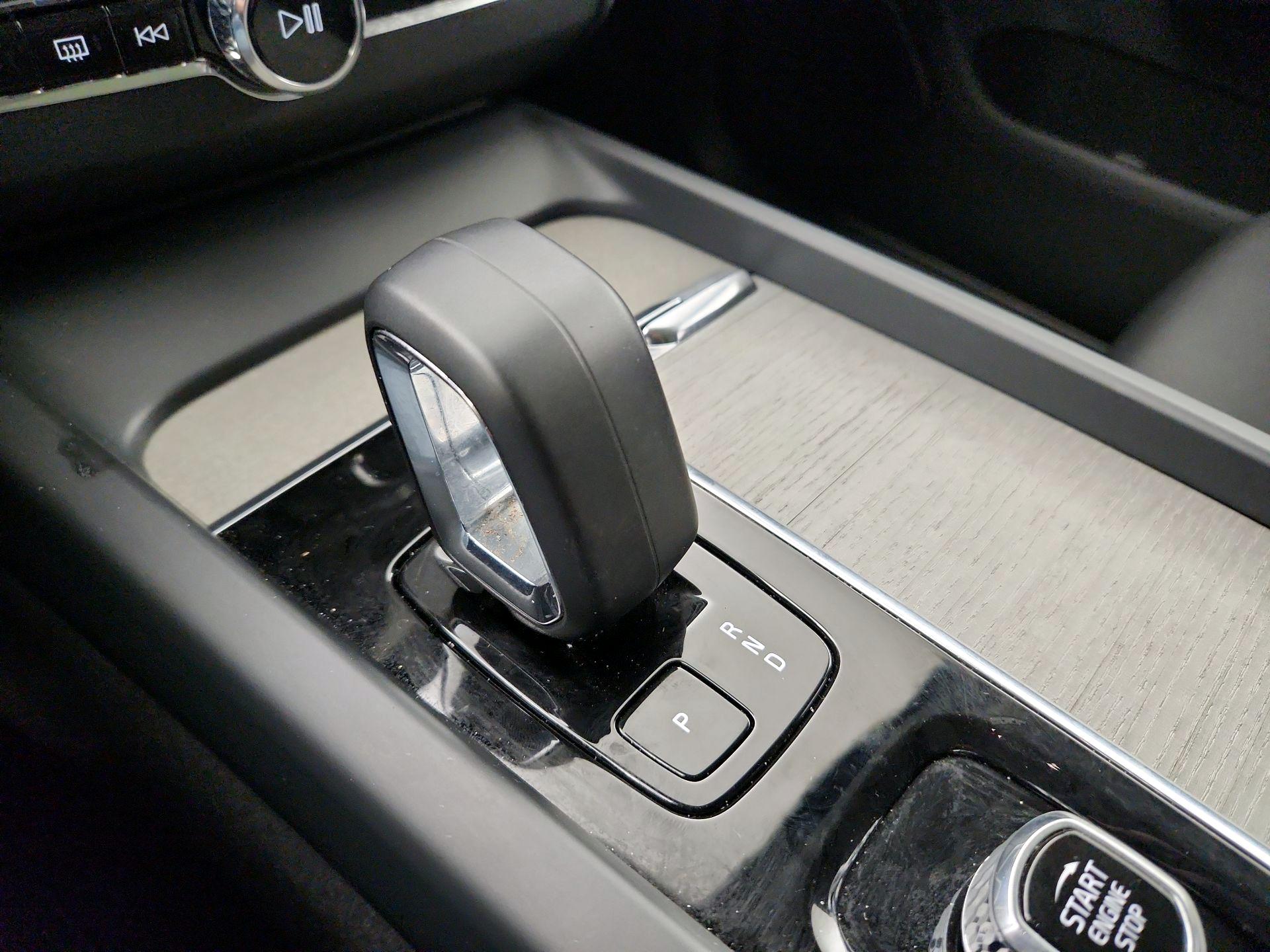 Thumbnail: 2025 Volvo XC60 - 15