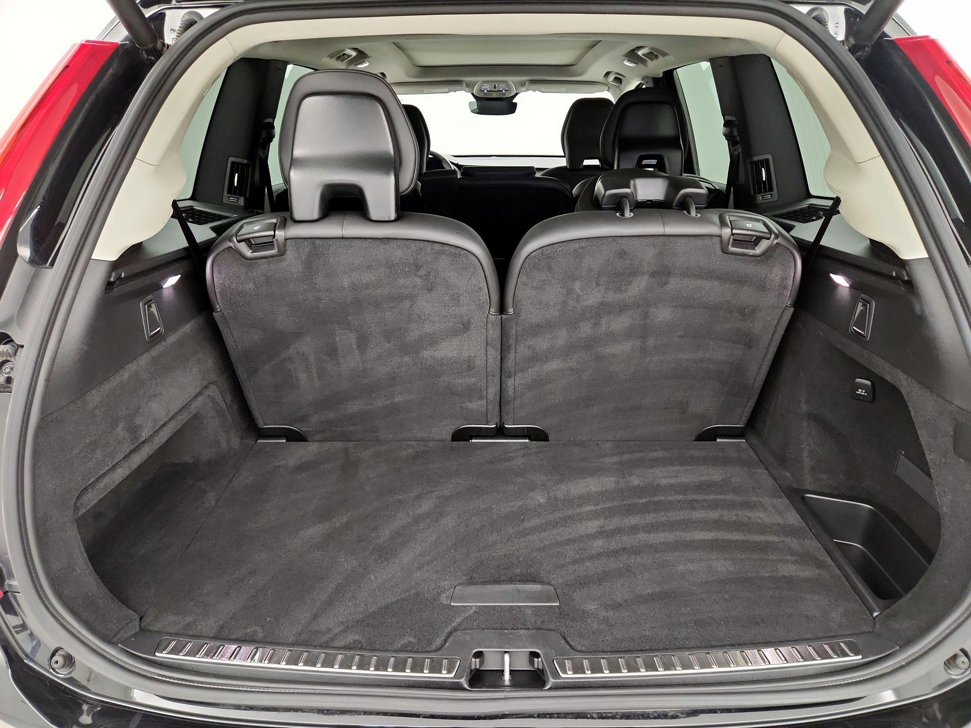 Thumbnail: 2025 Volvo XC90 - 16