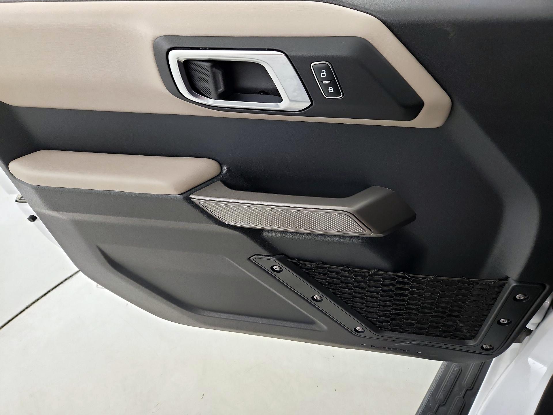 Thumbnail: 2022 Ford Bronco - 12