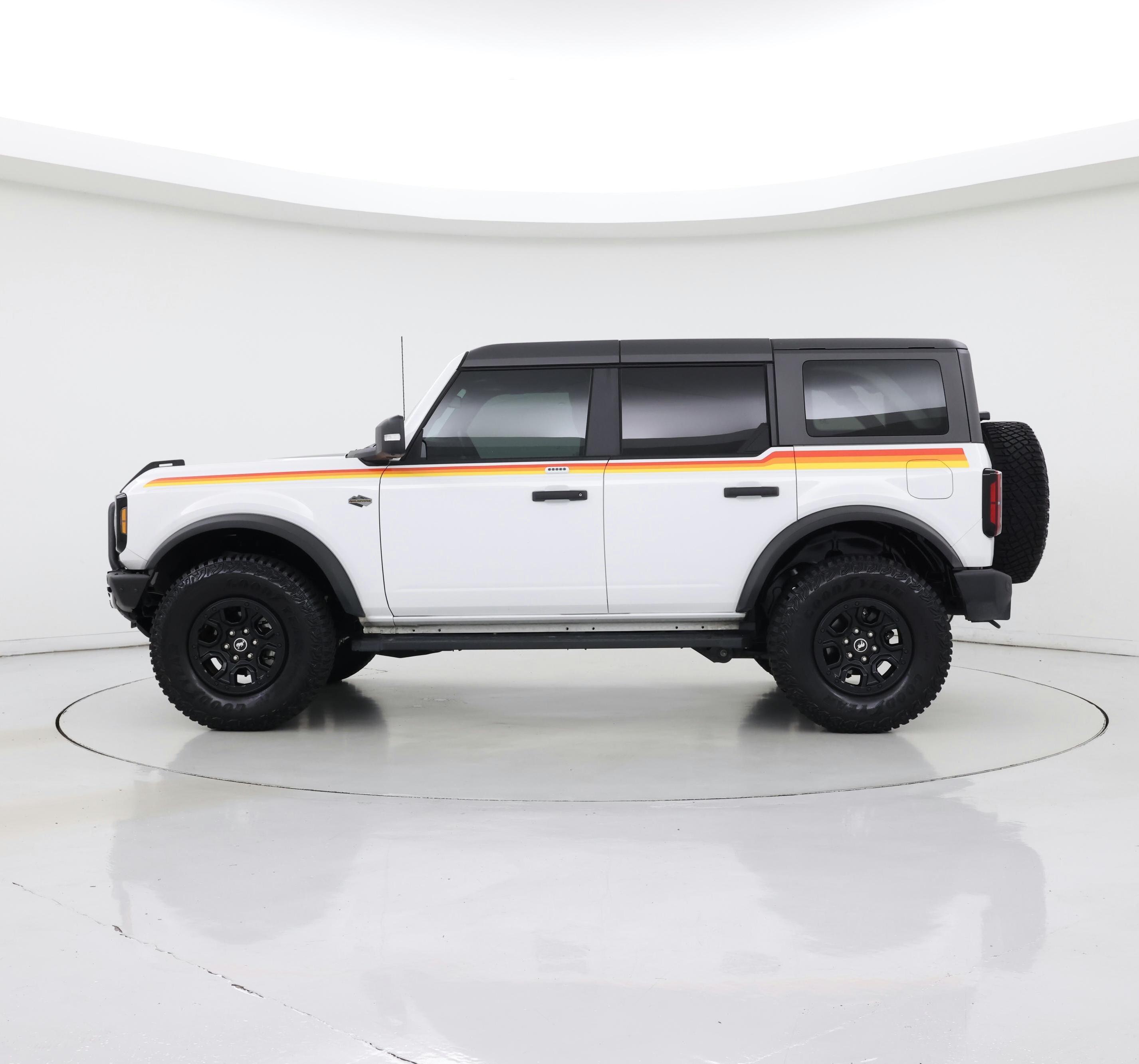 Thumbnail: 2022 Ford Bronco - 3