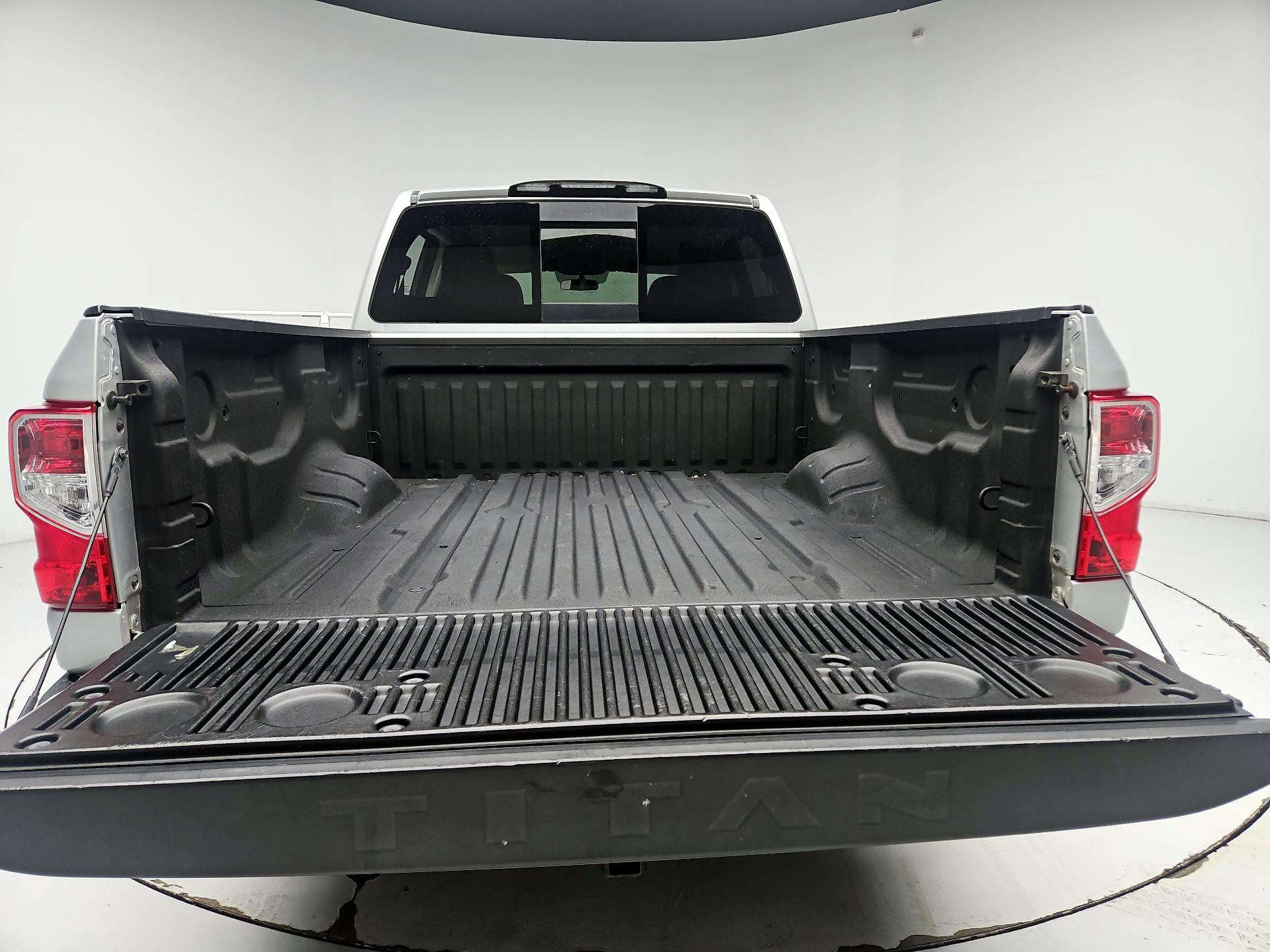 Thumbnail: 2018 Nissan Titan - 20
