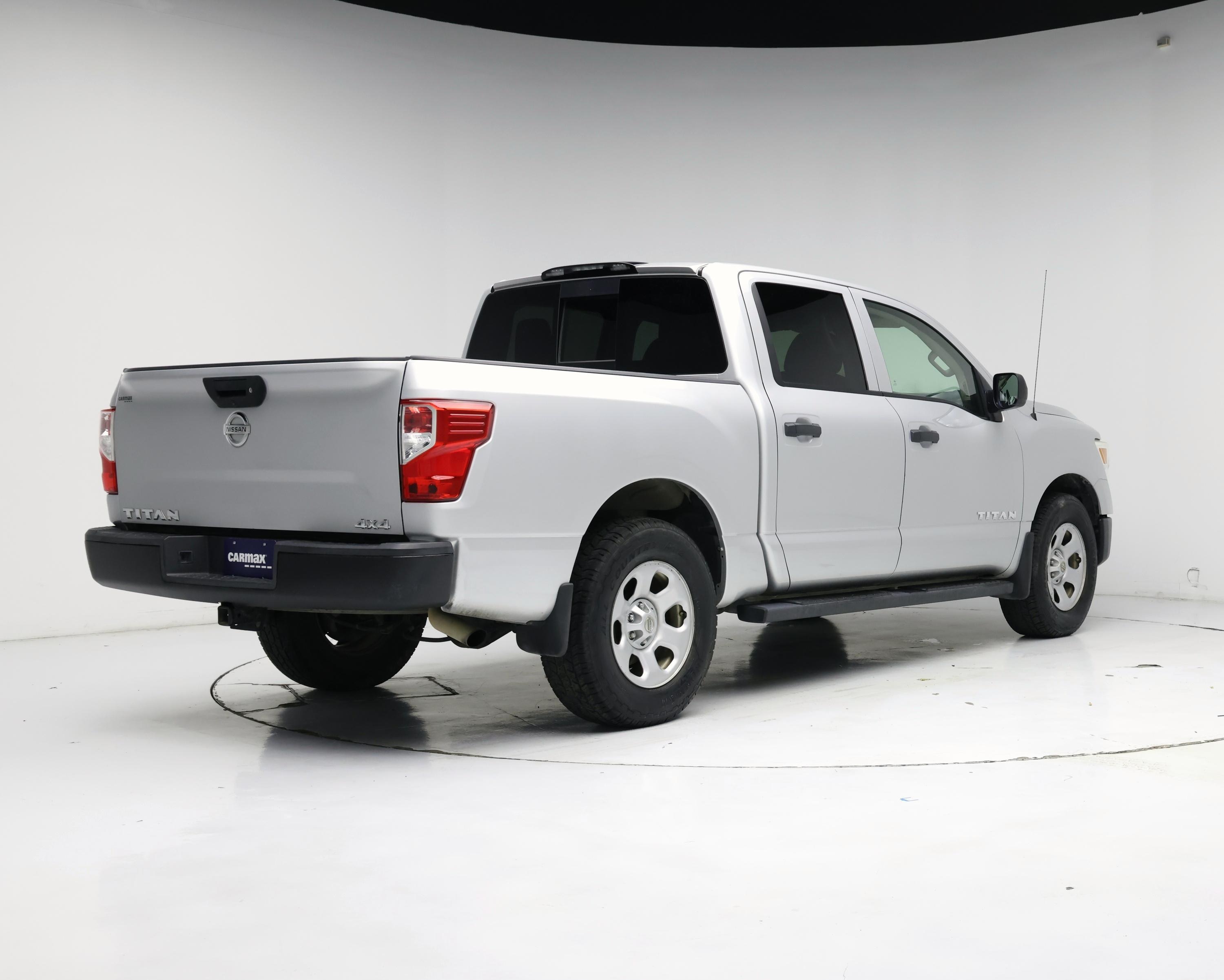 Thumbnail: 2018 Nissan Titan - 8