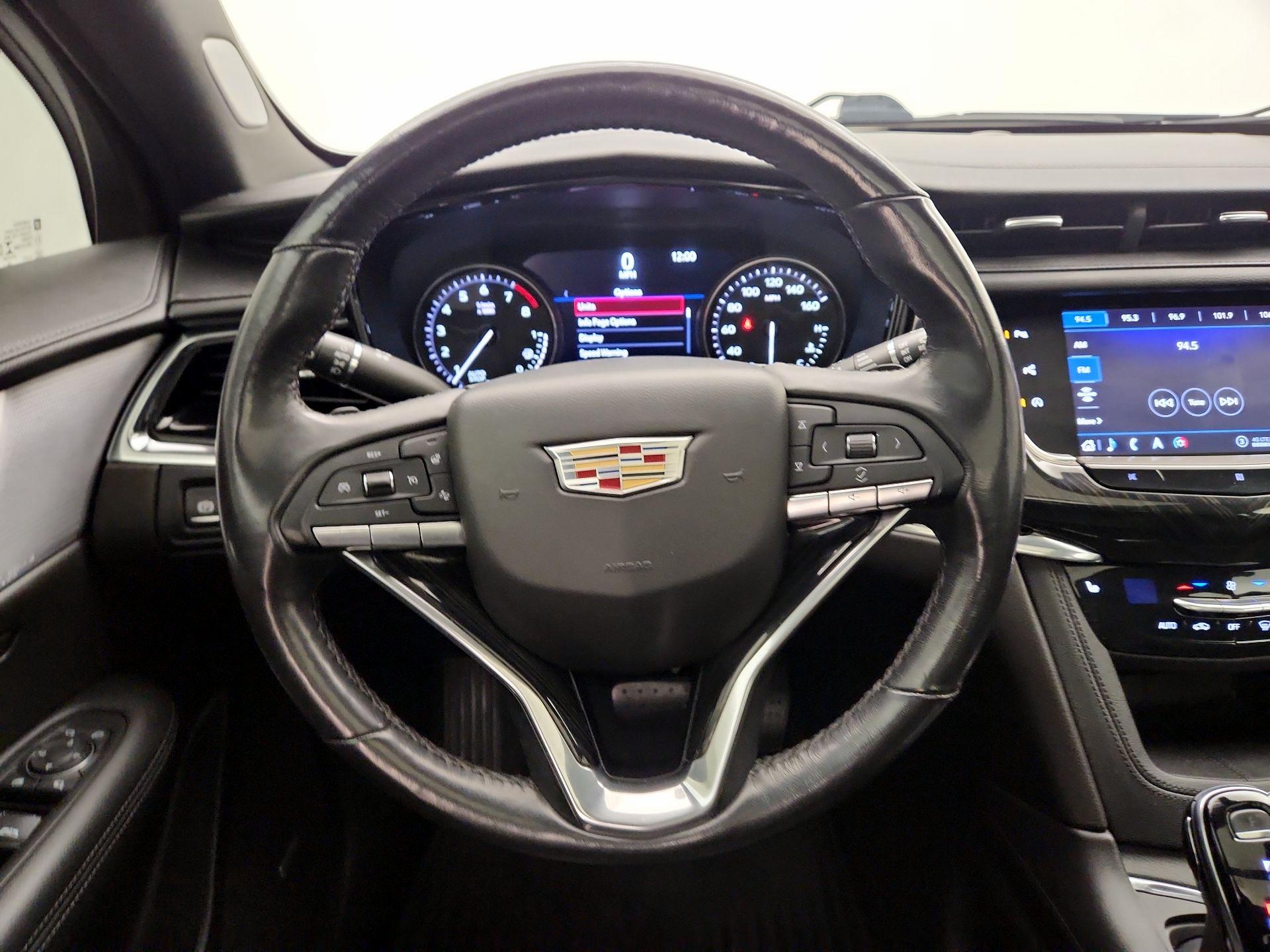 Thumbnail: 2020 Cadillac XT6 - 10