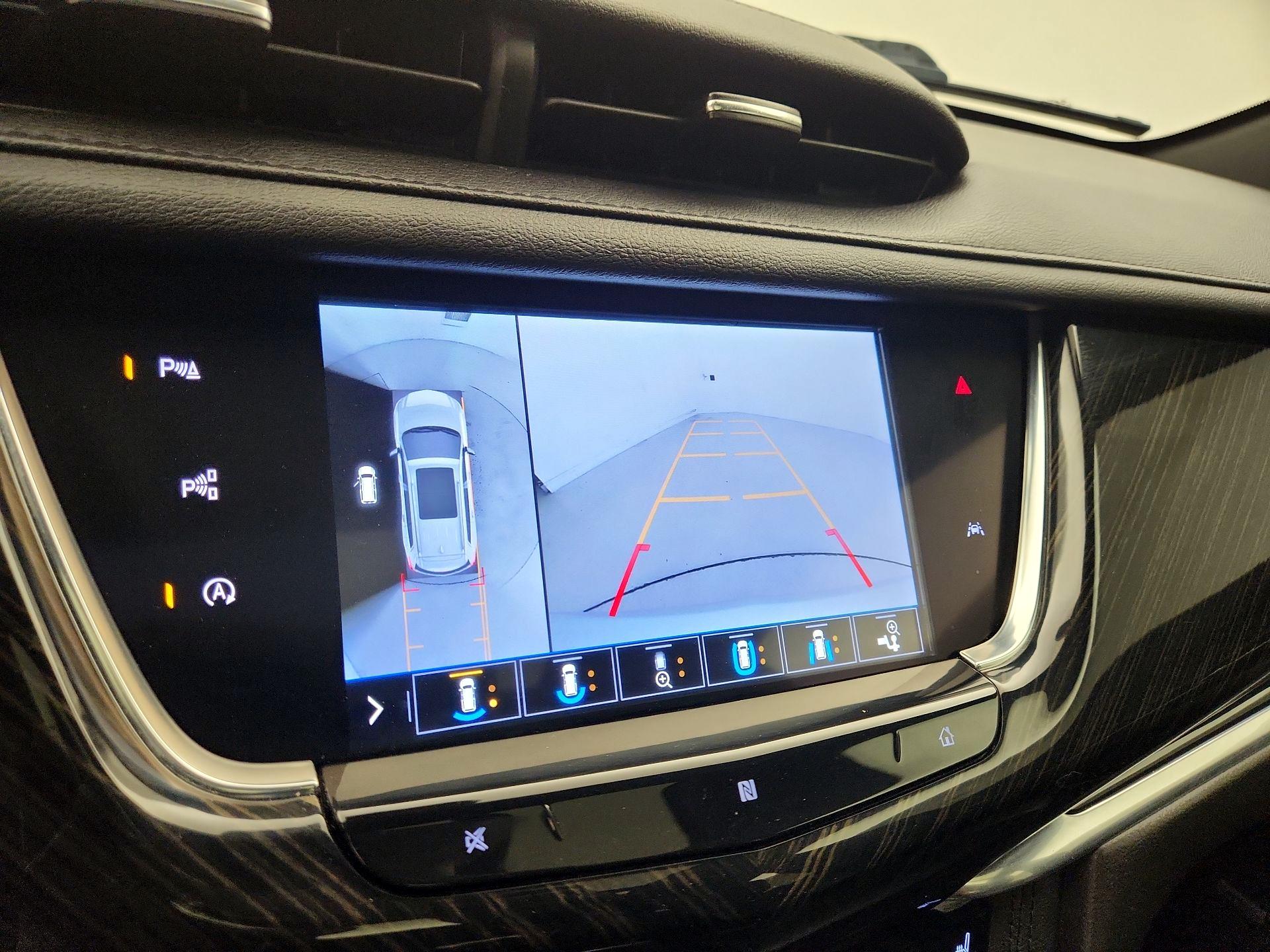 Thumbnail: 2020 Cadillac XT6 - 15