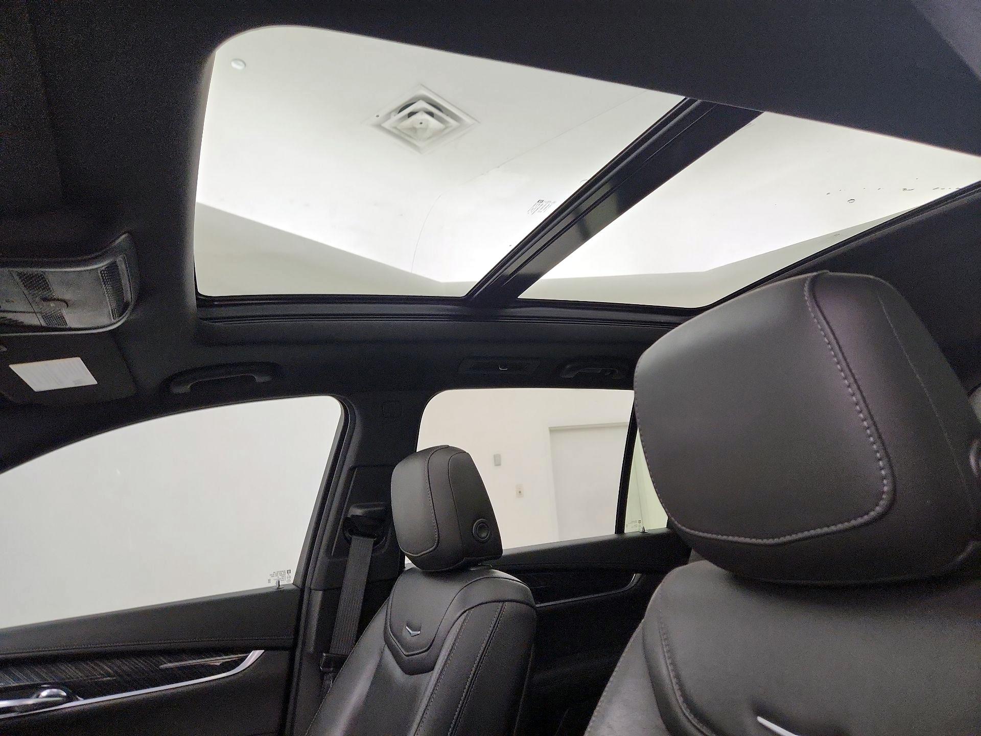 Thumbnail: 2020 Cadillac XT6 - 20
