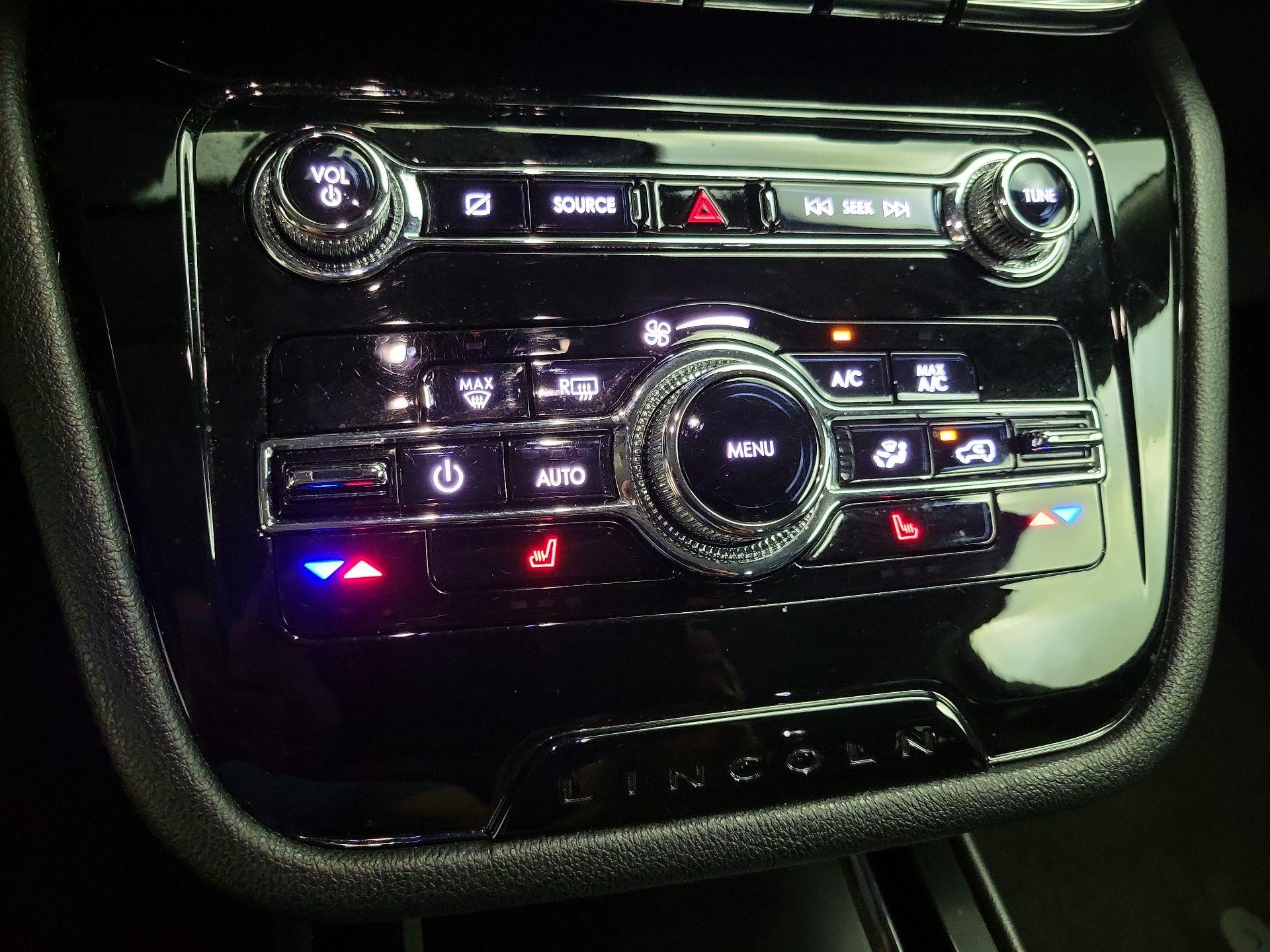 Thumbnail: 2022 Lincoln Corsair - 17