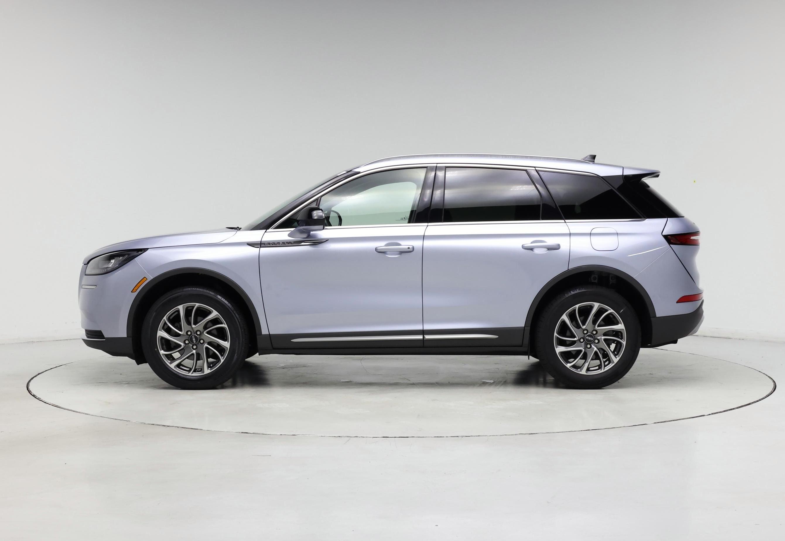 Thumbnail: 2022 Lincoln Corsair - 3