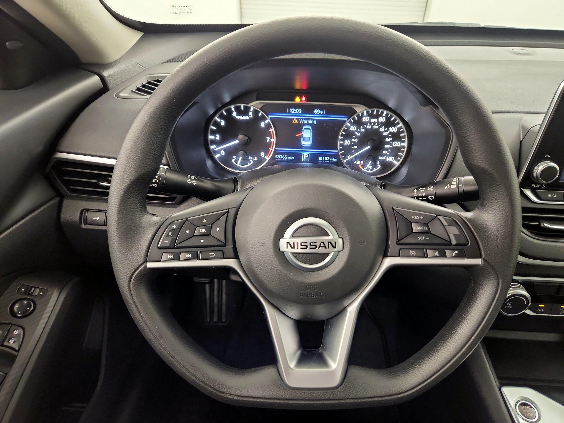 Thumbnail: 2022 Nissan Altima - 10