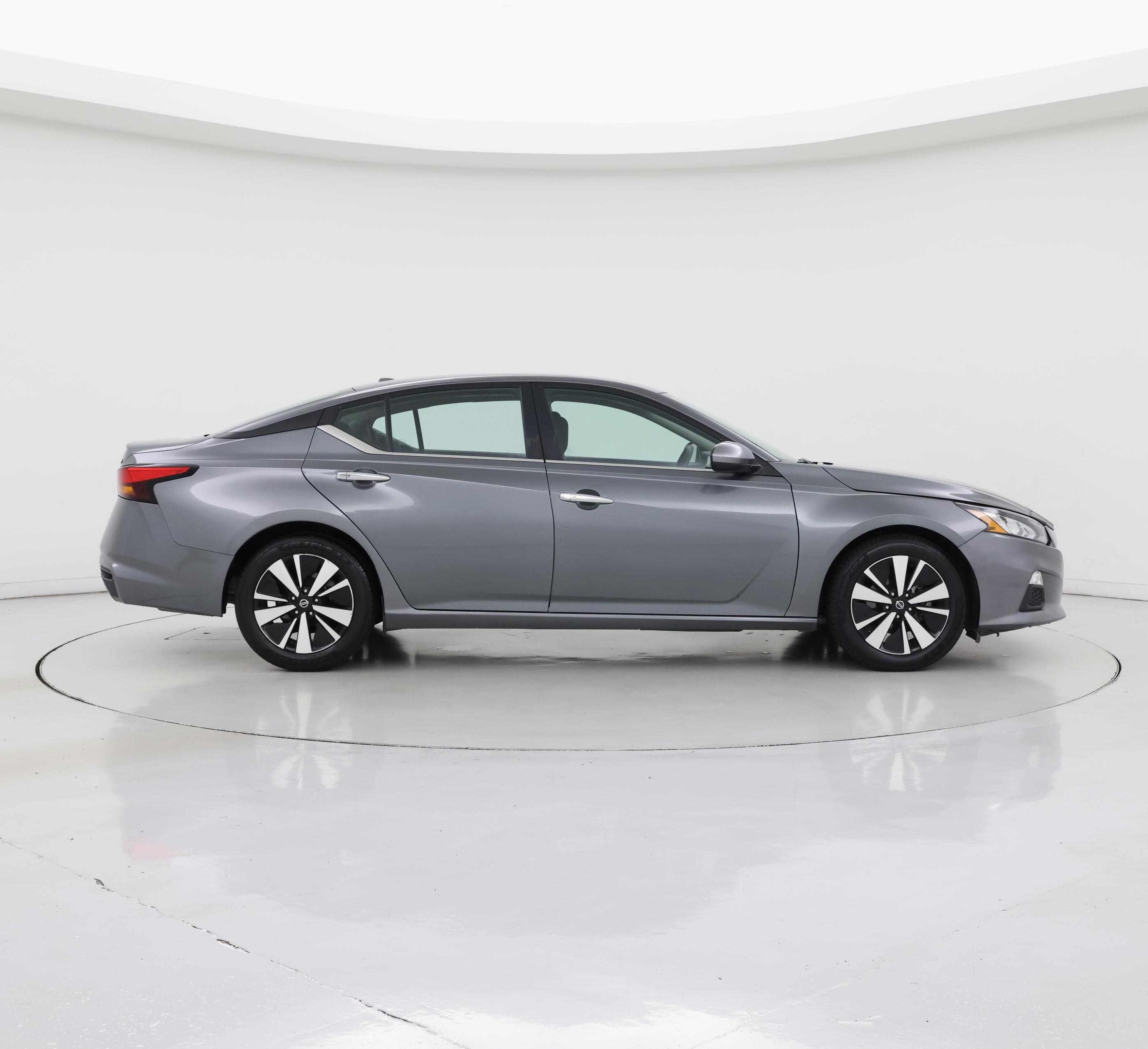 Thumbnail: 2022 Nissan Altima - 7