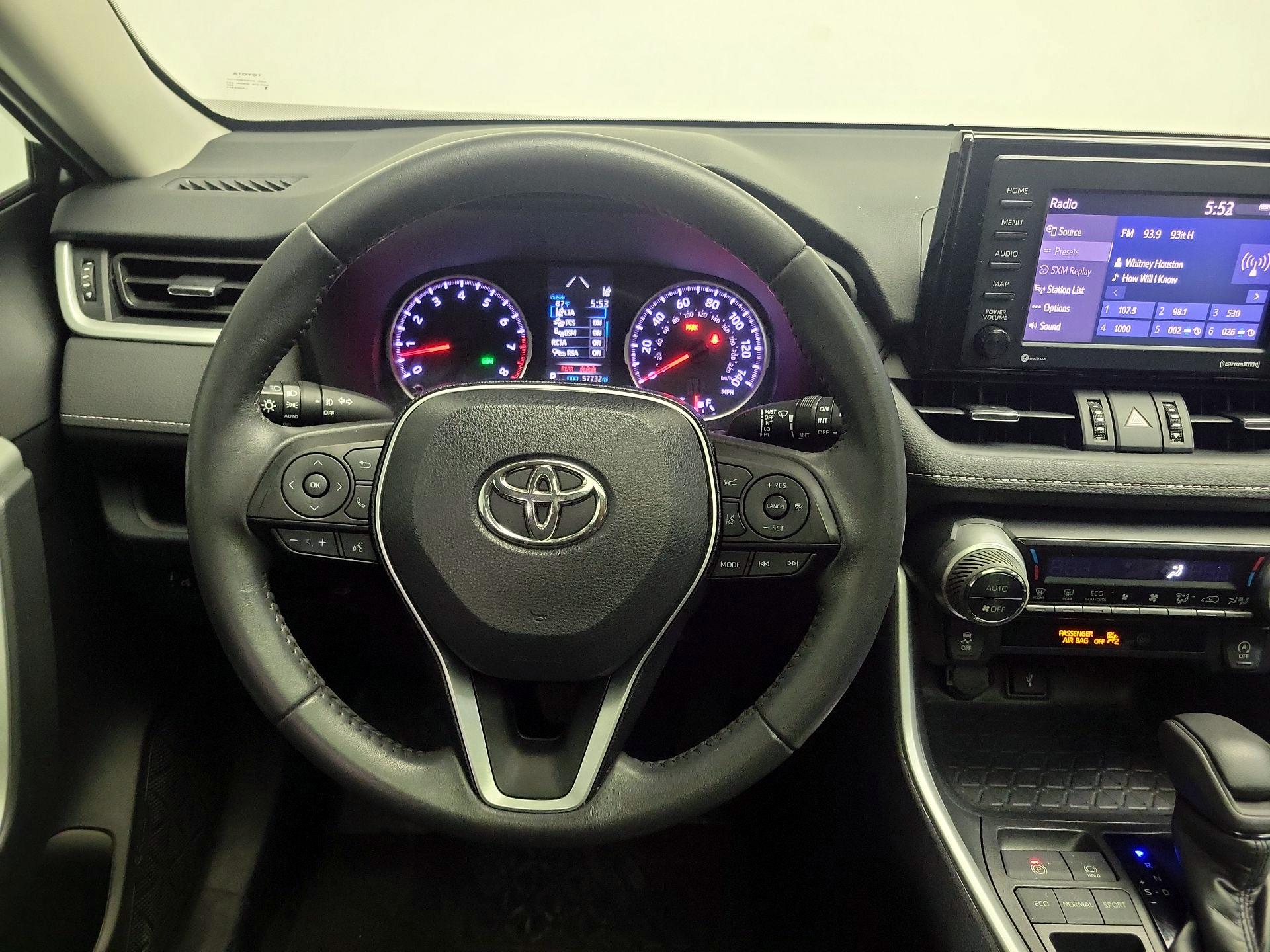 Thumbnail: 2020 Toyota RAV4 - 10