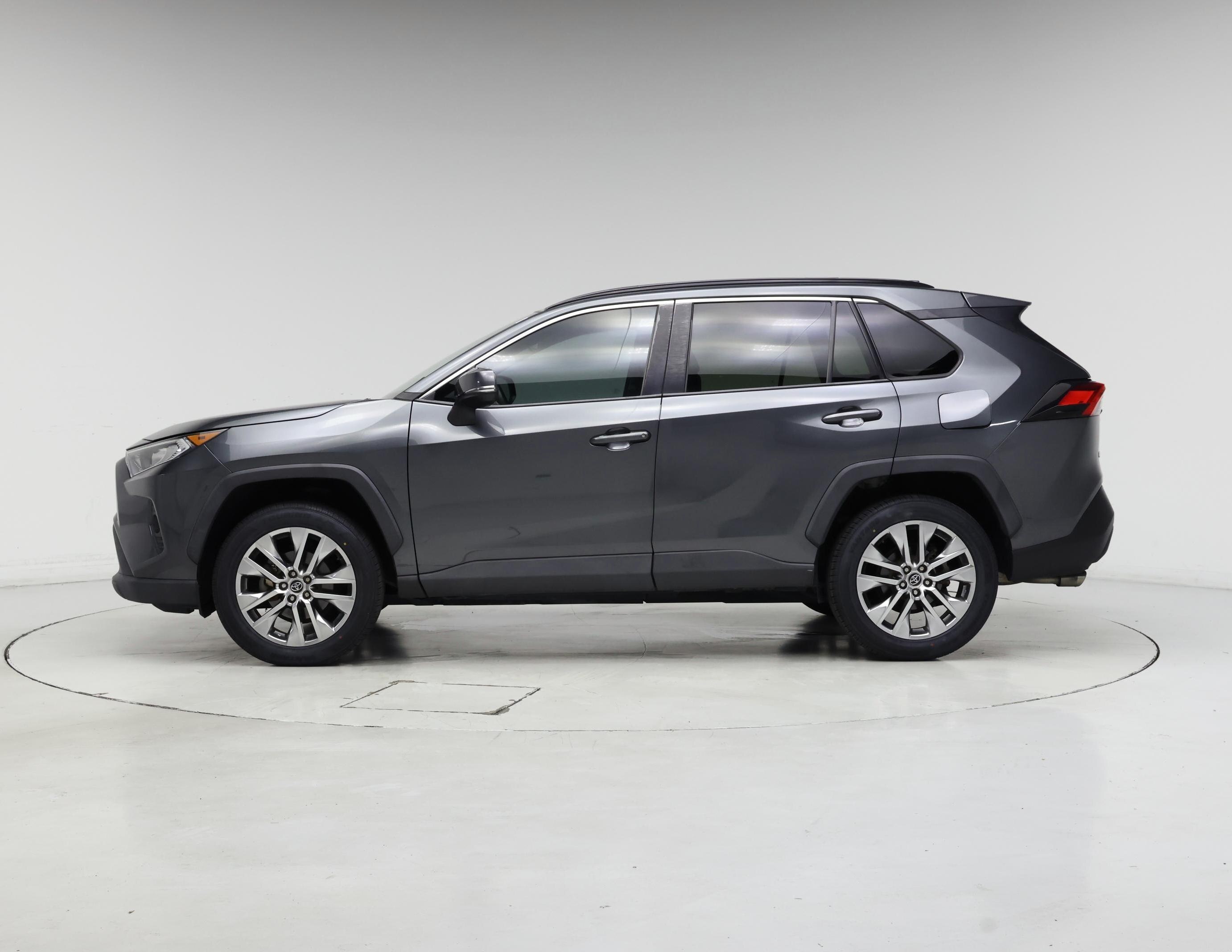 Thumbnail: 2020 Toyota RAV4 - 3