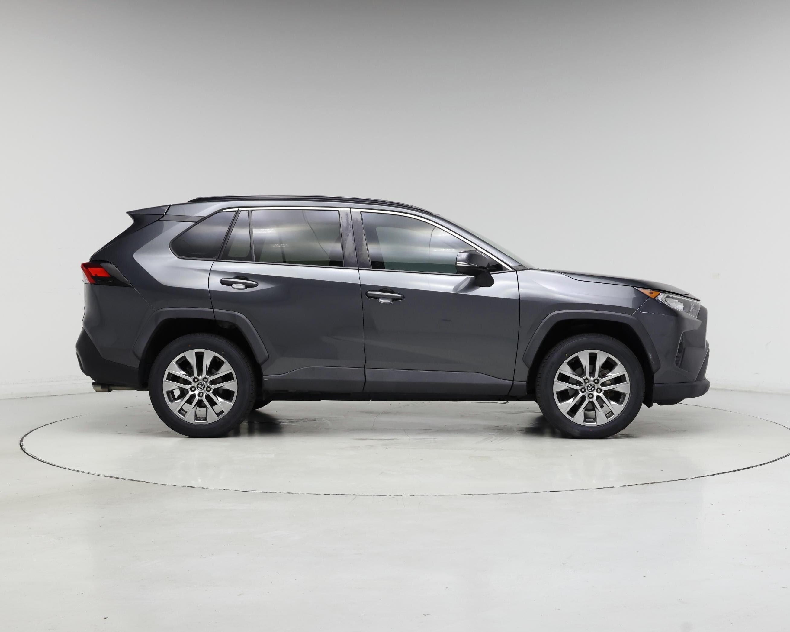 Thumbnail: 2020 Toyota RAV4 - 7