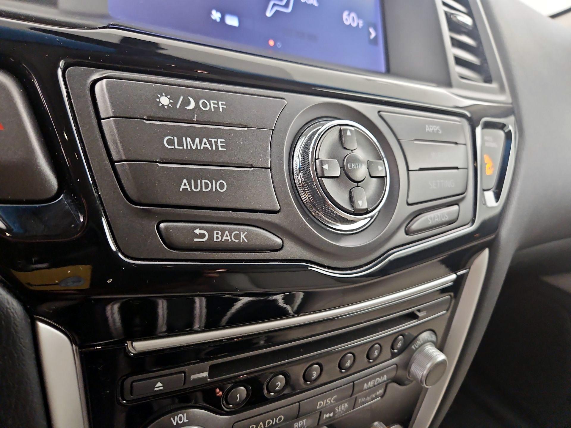 Thumbnail: 2017 Nissan Pathfinder - 15