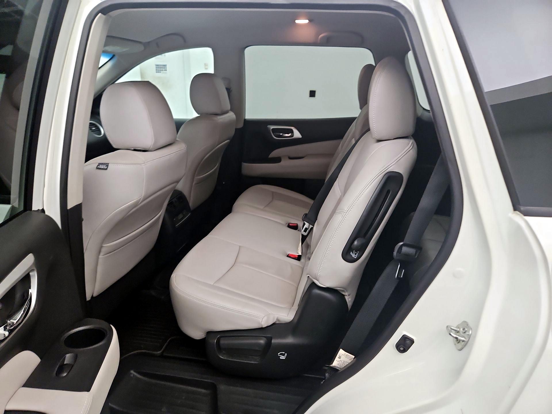 Thumbnail: 2017 Nissan Pathfinder - 18