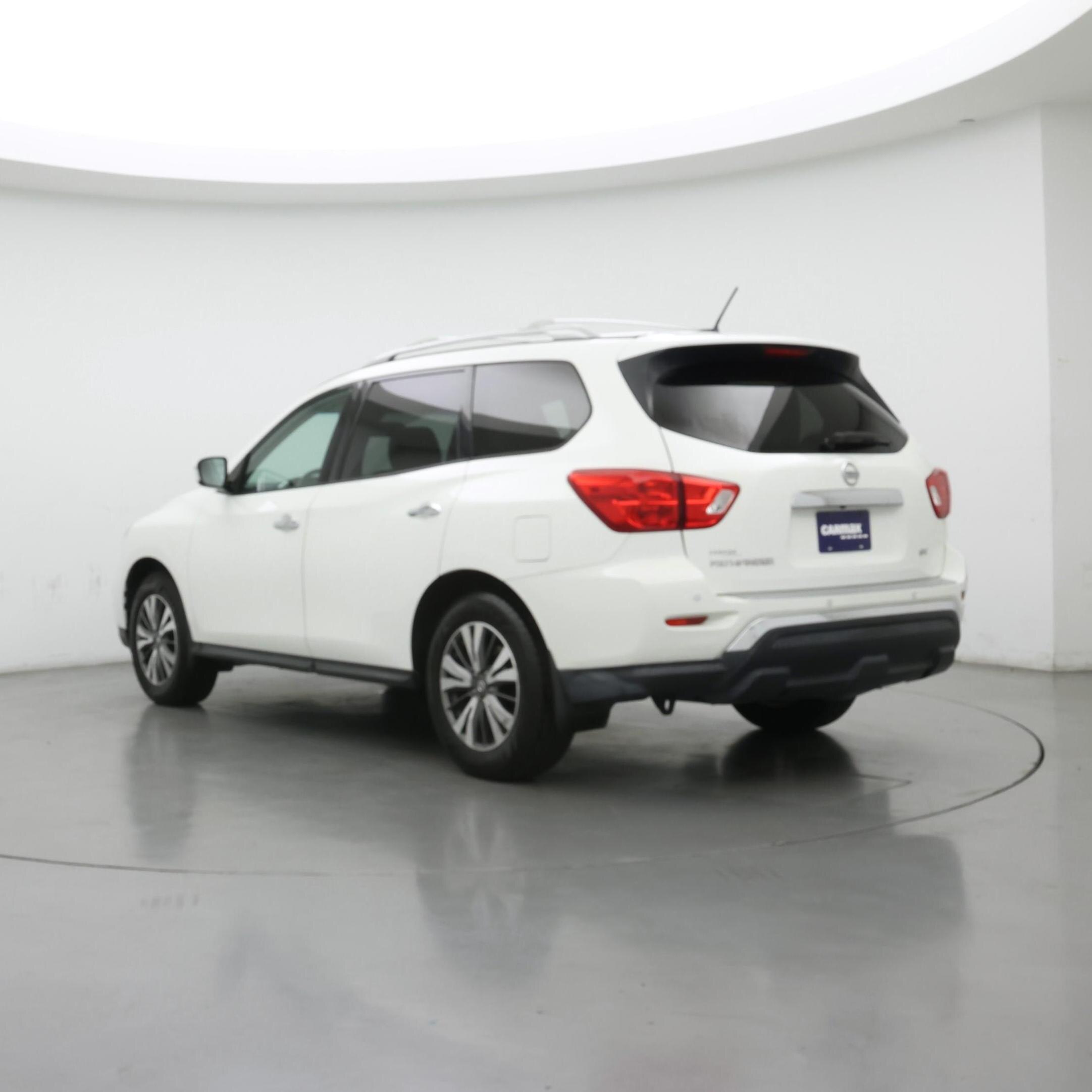 Thumbnail: 2017 Nissan Pathfinder - 2