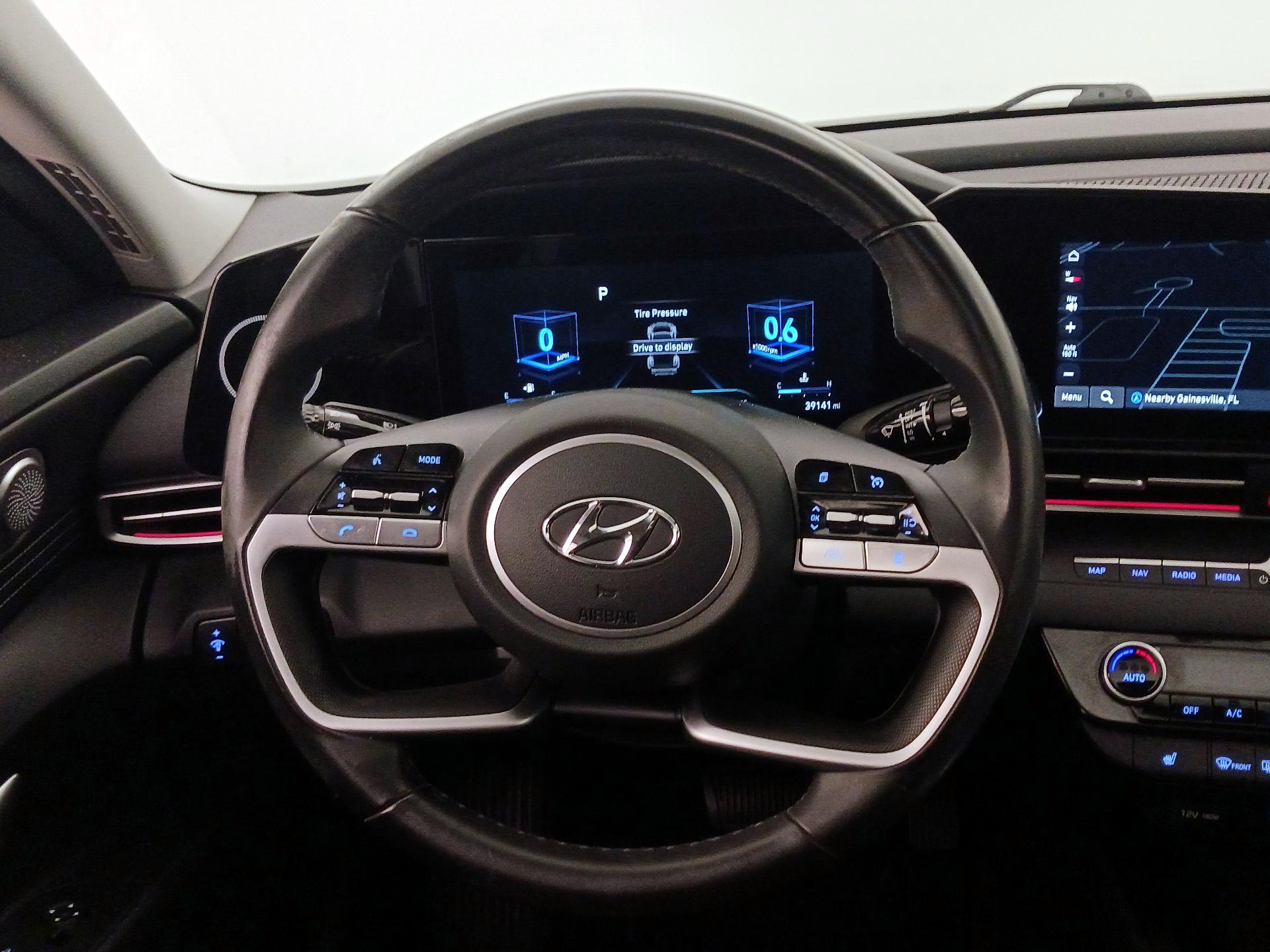 Thumbnail: 2023 Hyundai Elantra - 10