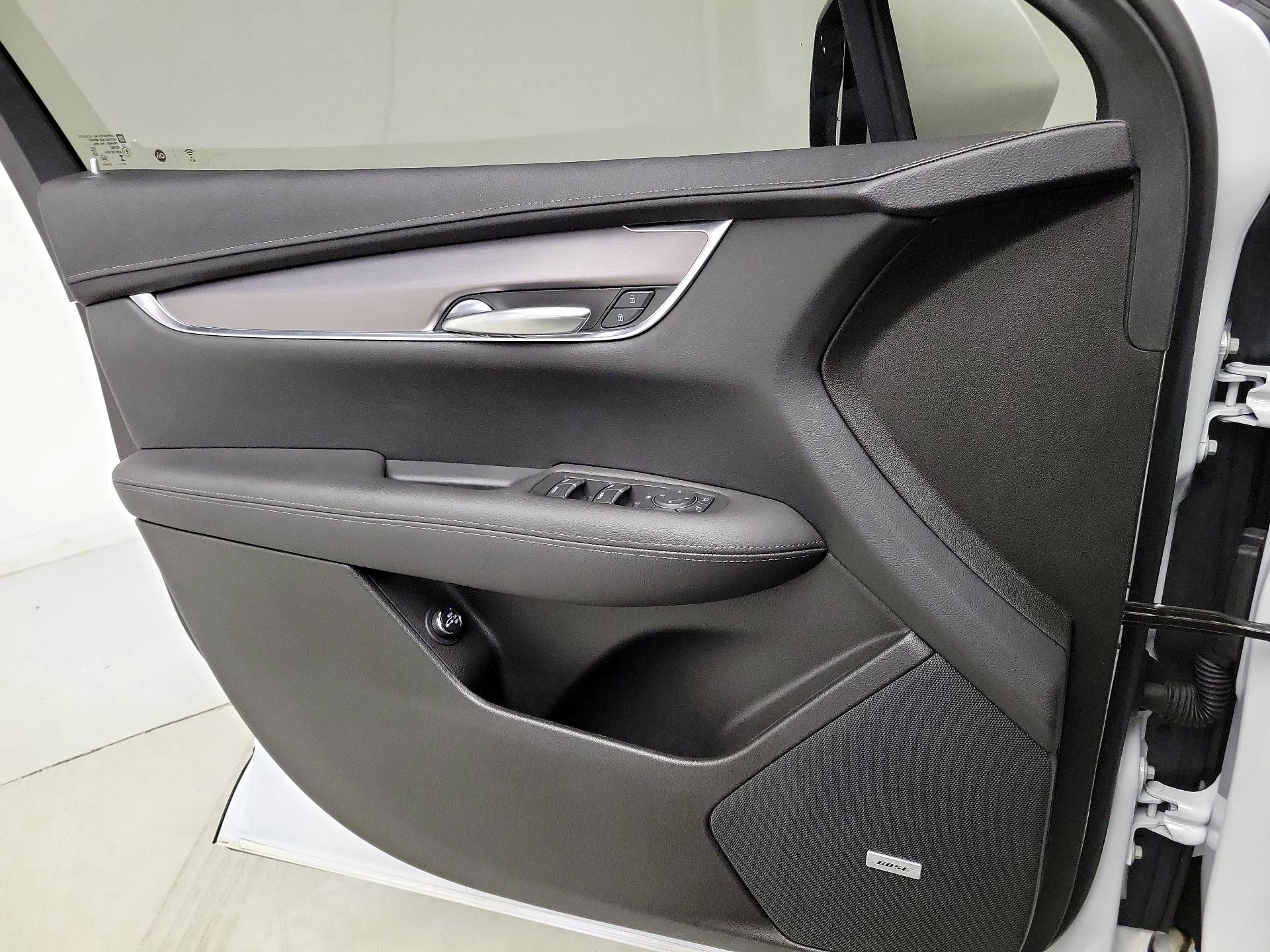 Thumbnail: 2023 Cadillac XT5 - 12