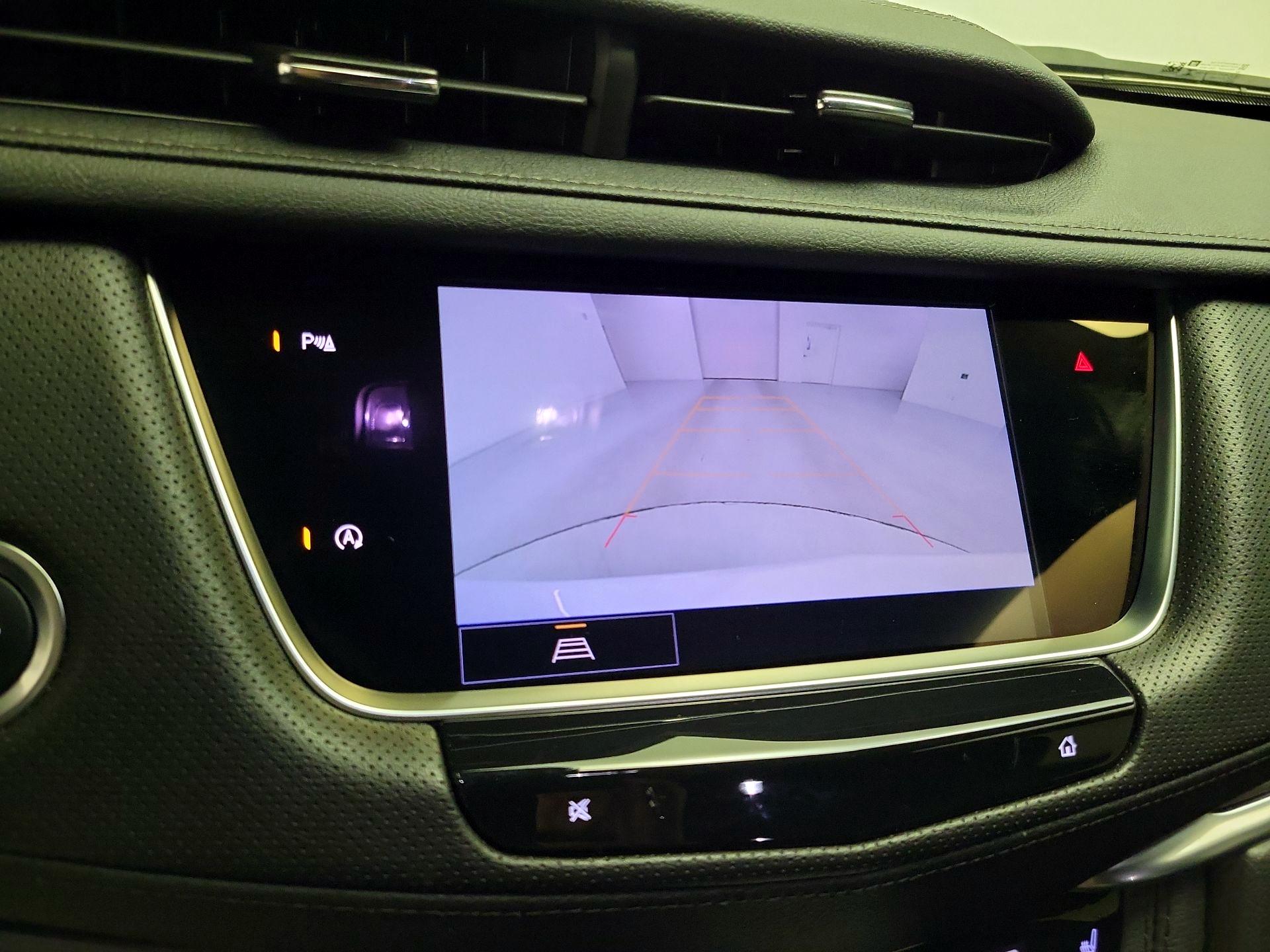 Thumbnail: 2023 Cadillac XT5 - 16