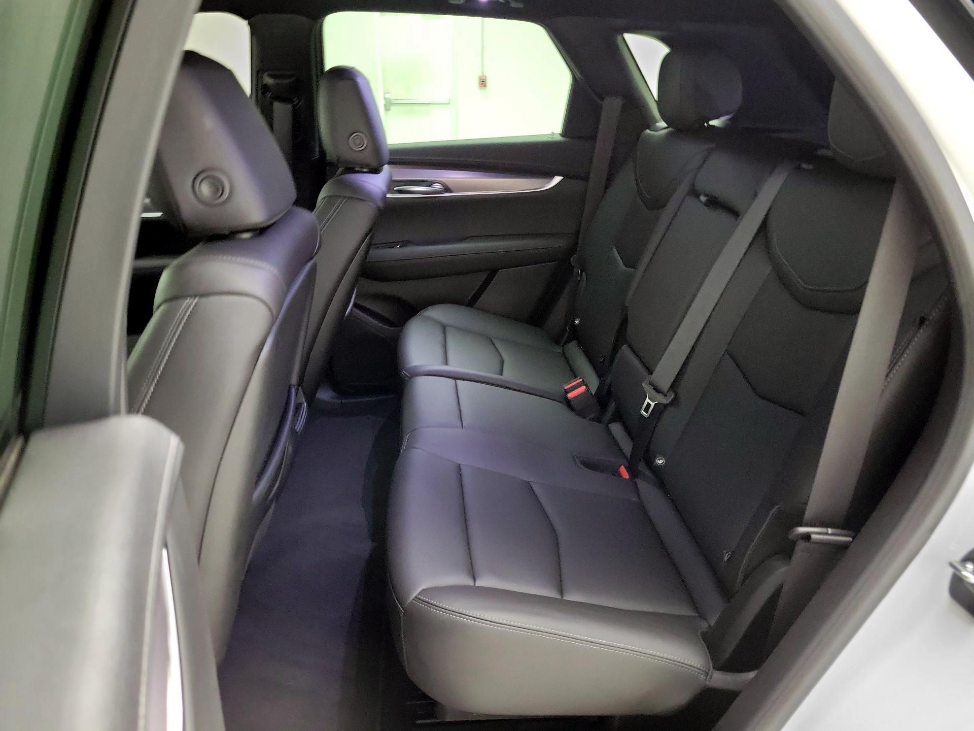 Thumbnail: 2023 Cadillac XT5 - 20